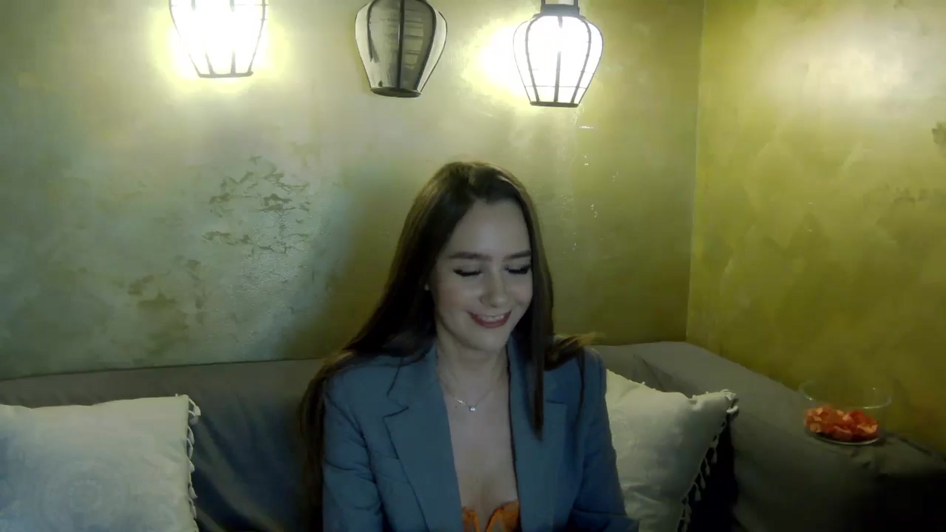Gallery image thumbnail from Radiance's myfreecams stream on, 04/24/2026, 19:17 image 14 of 20