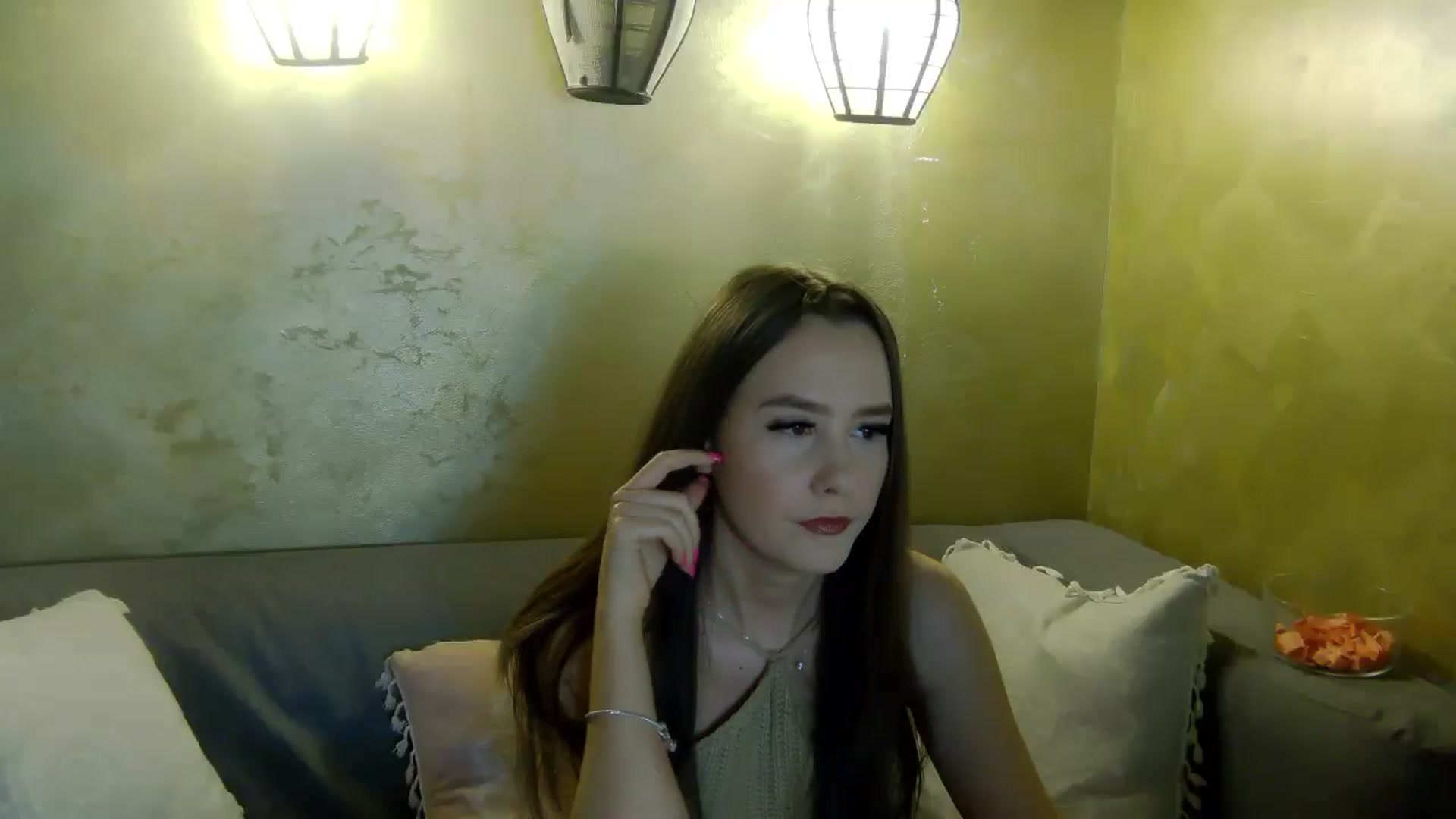 Gallery image thumbnail from Radiance's myfreecams stream on, 04/25/2026, 18:25 image 3 of 20
