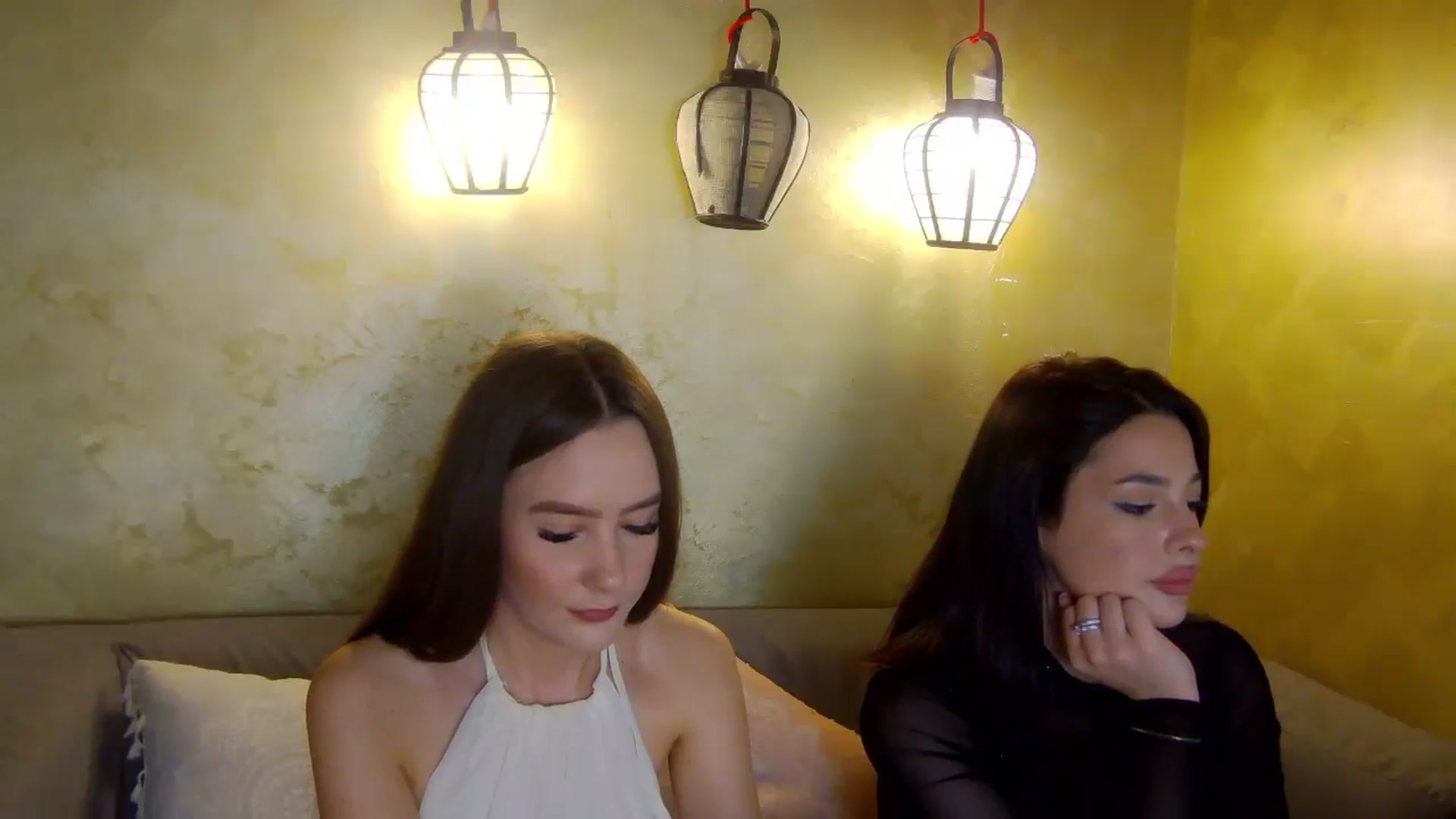 Gallery image thumbnail from Radiance's myfreecams stream on, 05/02/2026, 16:45 image 16 of 20