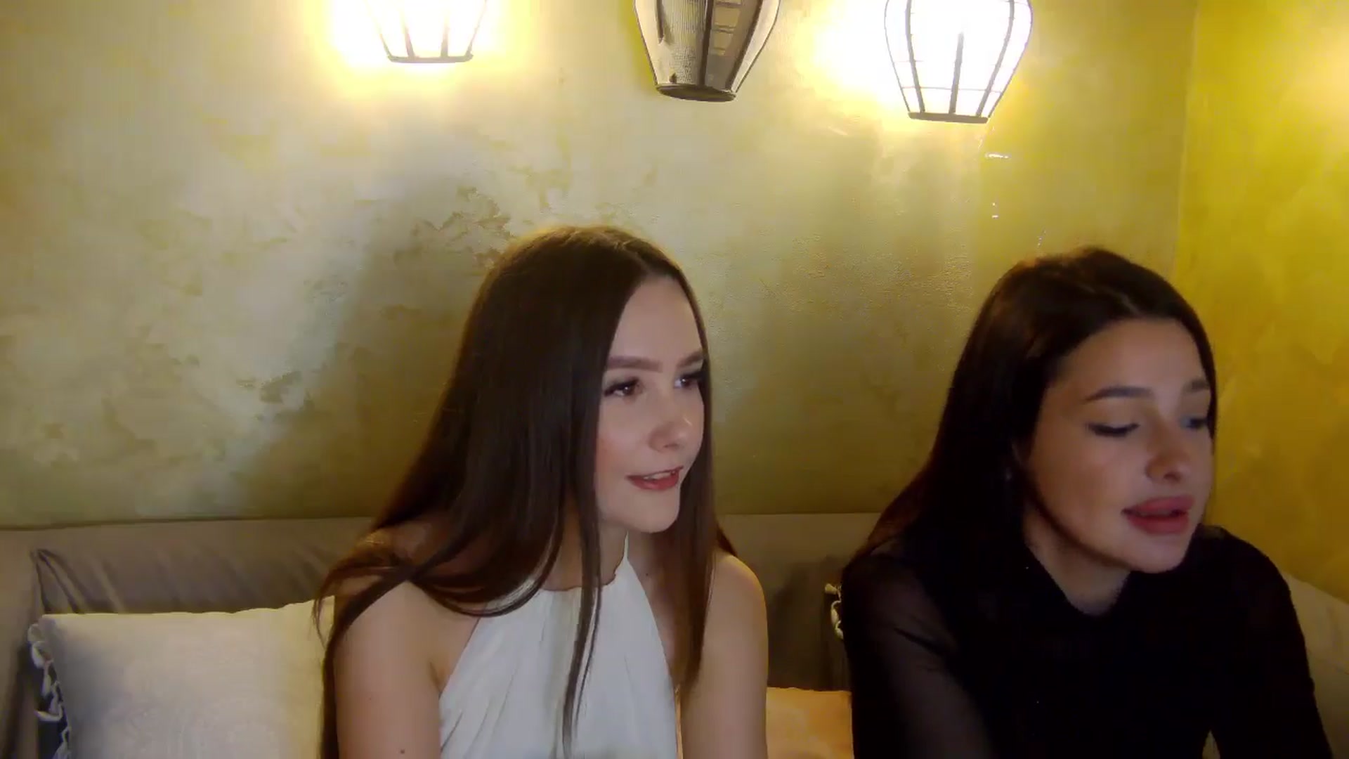 Gallery image thumbnail from Radiance's myfreecams stream on, 05/02/2026, 18:50 image 10 of 20