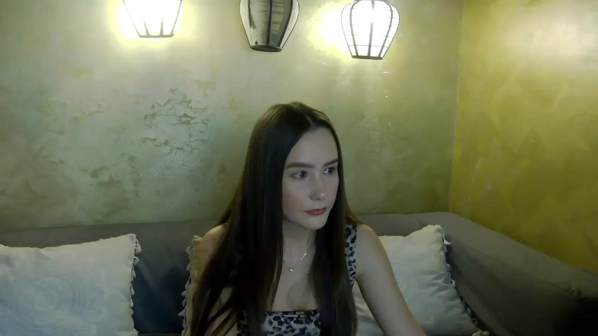 Gallery image thumbnail from Radiance's myfreecams stream on, 05/06/2026, 13:30 image 1 of 20