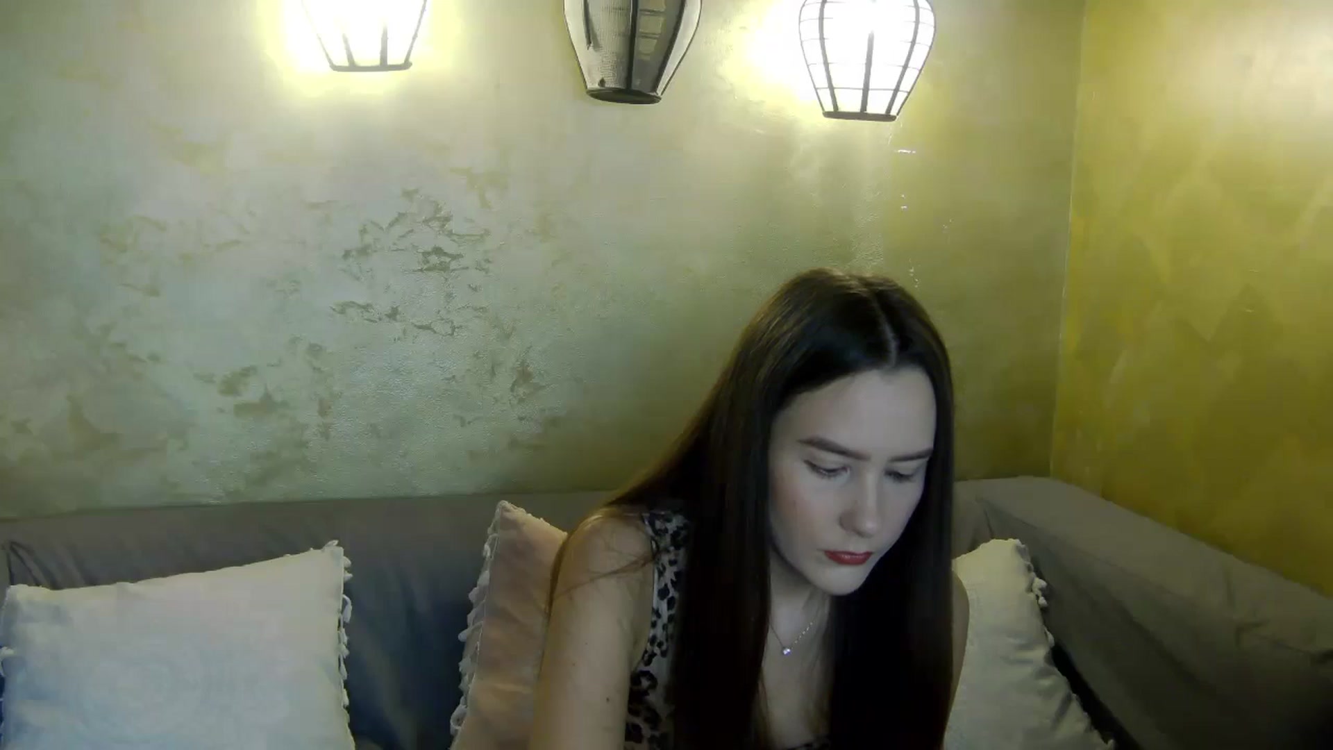 Gallery image thumbnail from Radiance's myfreecams stream on, 05/06/2026, 17:32 image 4 of 20