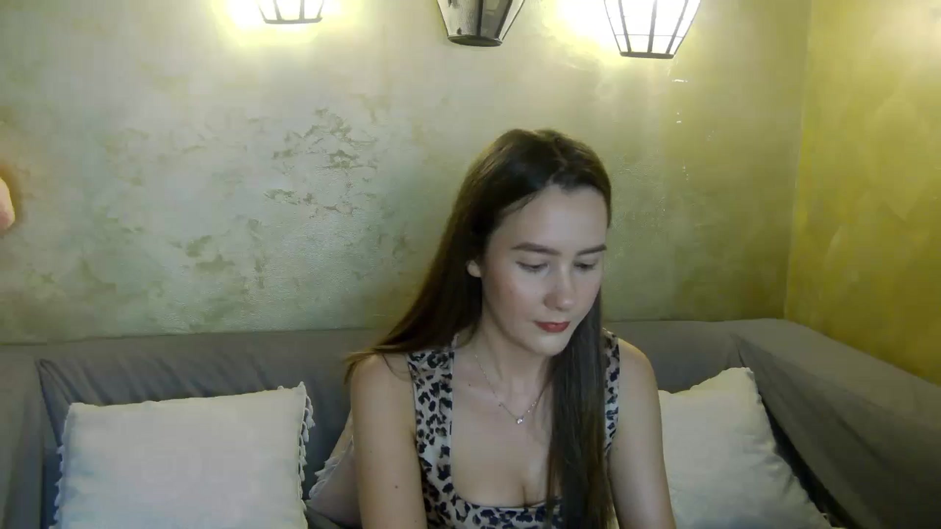 Gallery image thumbnail from Radiance's myfreecams stream on, 05/06/2026, 19:49 image 15 of 20
