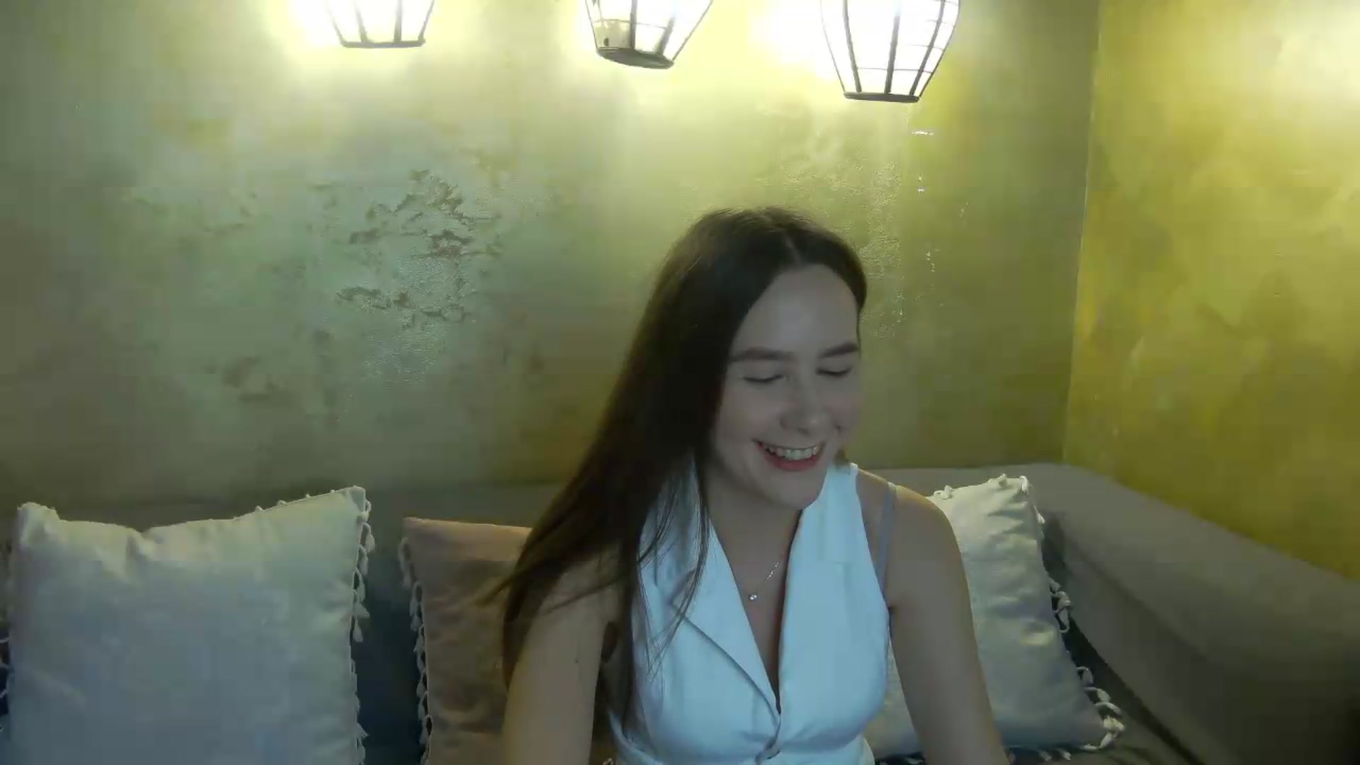Gallery image thumbnail from Radiance's myfreecams stream on, 05/08/2026, 15:30 image 7 of 20