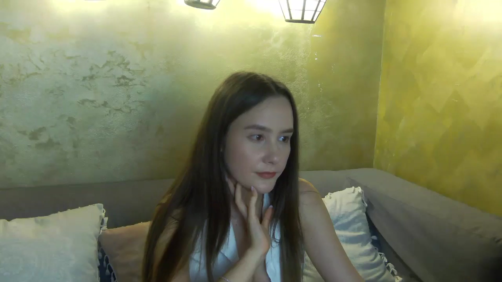 Gallery image thumbnail from Radiance's myfreecams stream on, 05/08/2026, 18:20 image 18 of 20