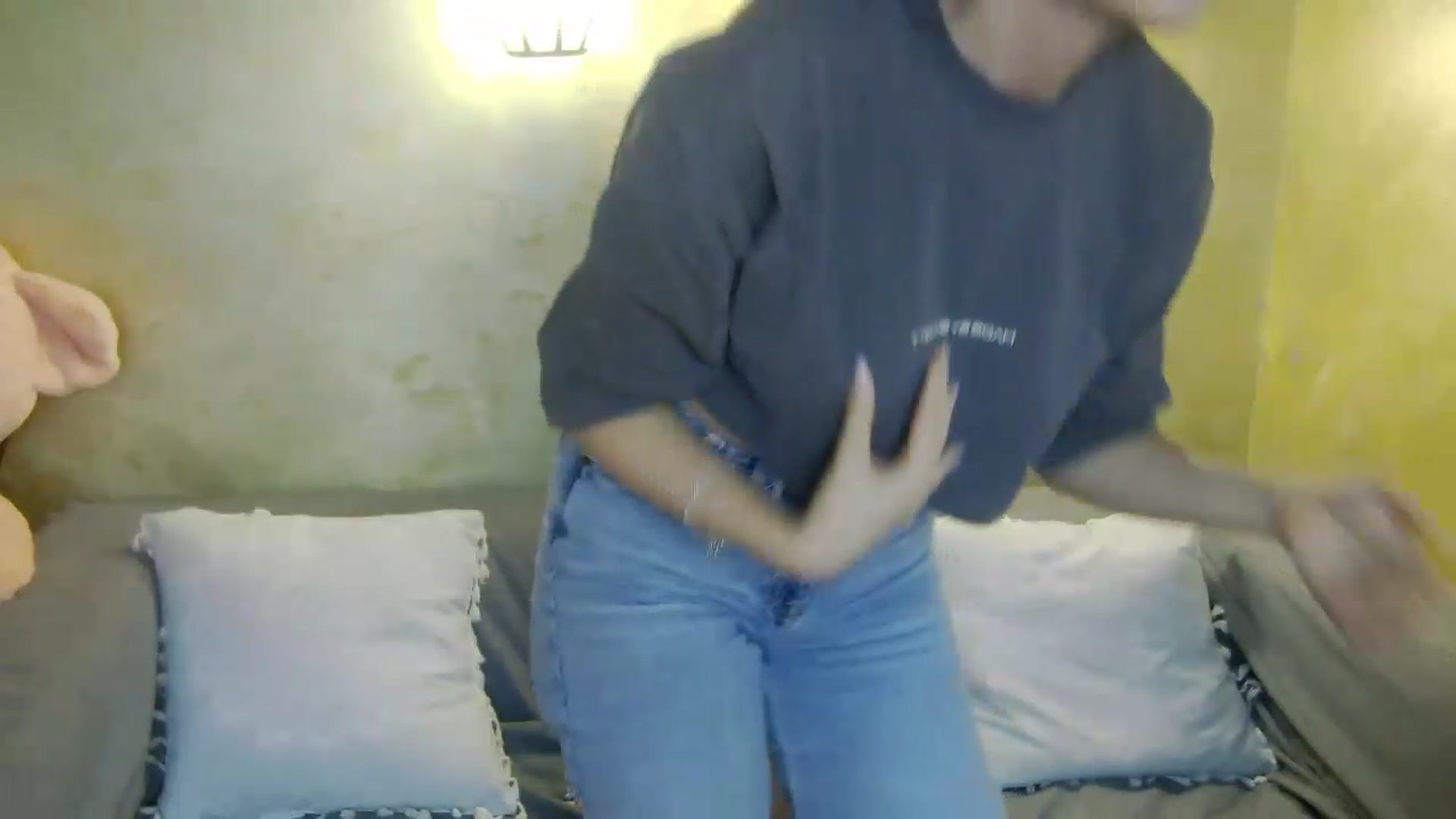 Gallery image thumbnail from Radiance's myfreecams stream on, 05/09/2026, 17:58 image 16 of 20