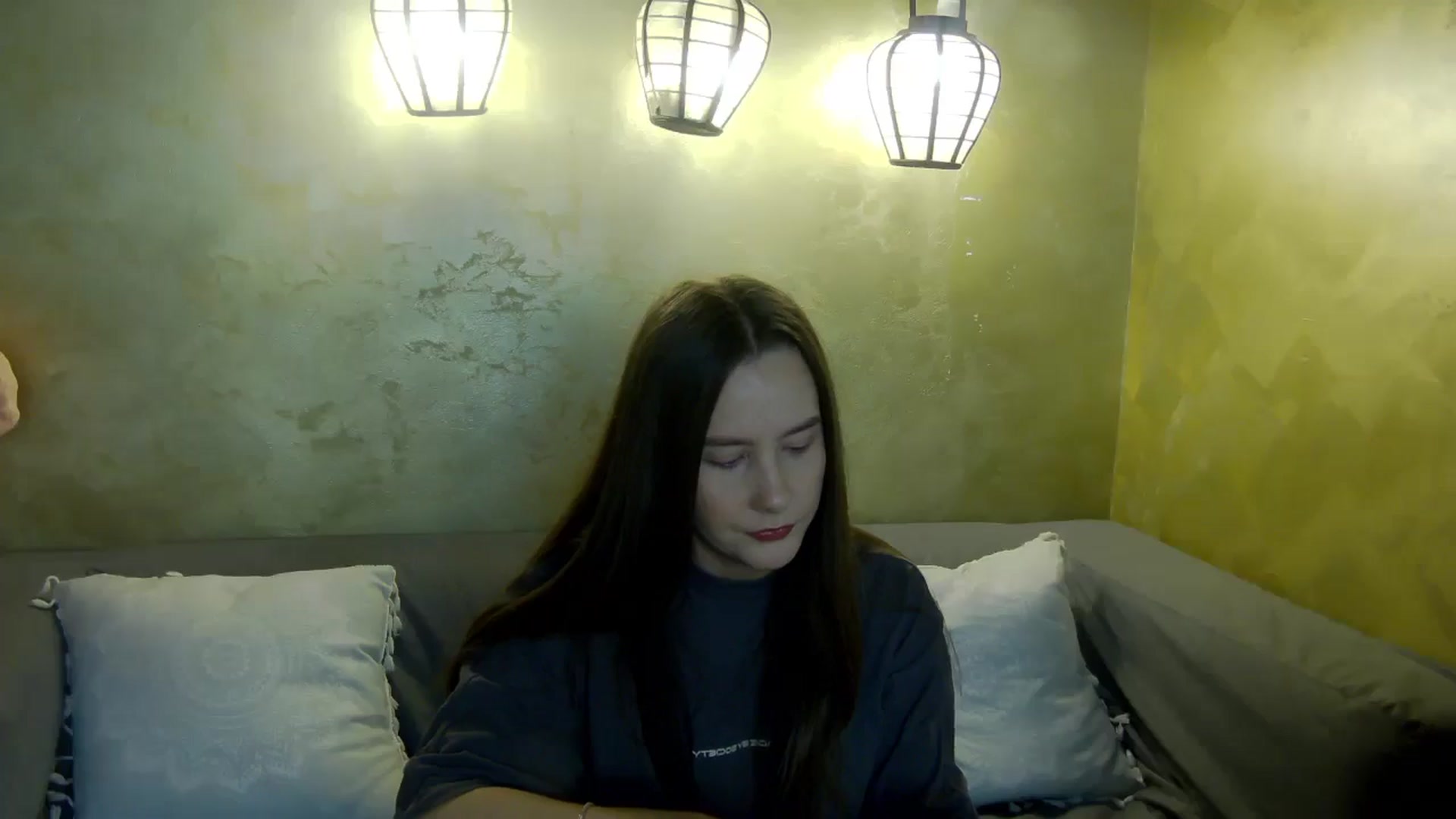 Gallery image thumbnail from Radiance's myfreecams stream on, 05/09/2026, 19:06 image 18 of 20