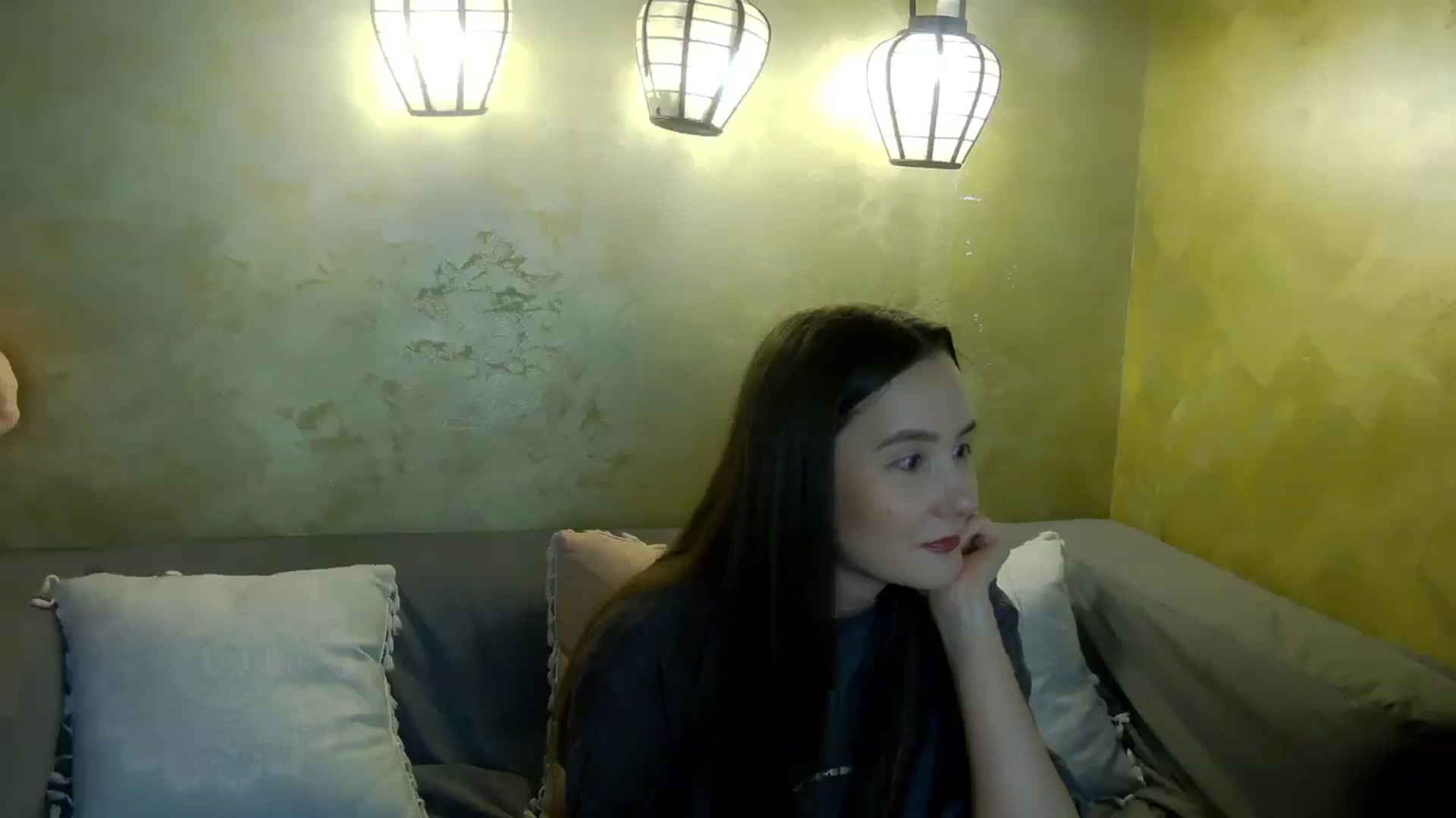 Gallery image thumbnail from Radiance's myfreecams stream on, 05/09/2026, 19:06 image 15 of 20
