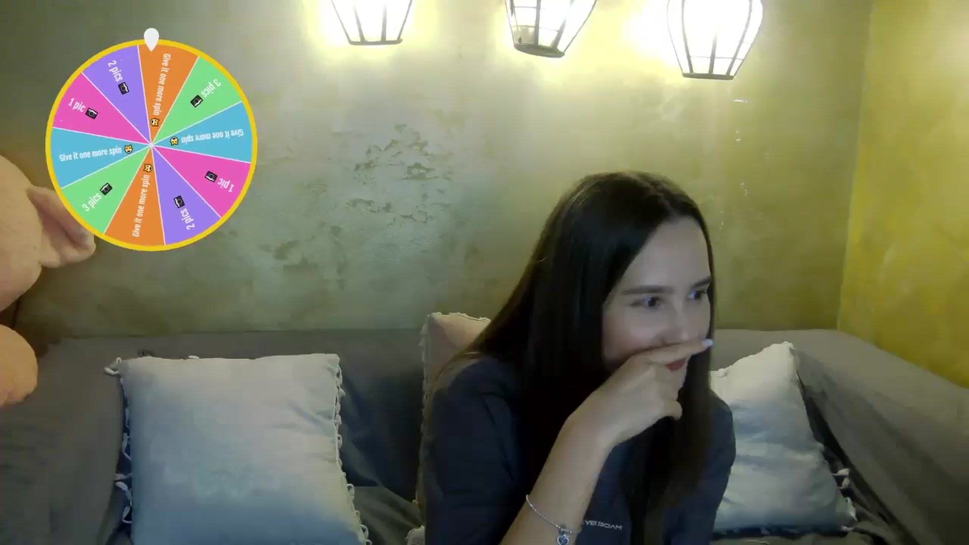 Gallery image thumbnail from Radiance's myfreecams stream on, 05/09/2026, 20:46 image 5 of 20