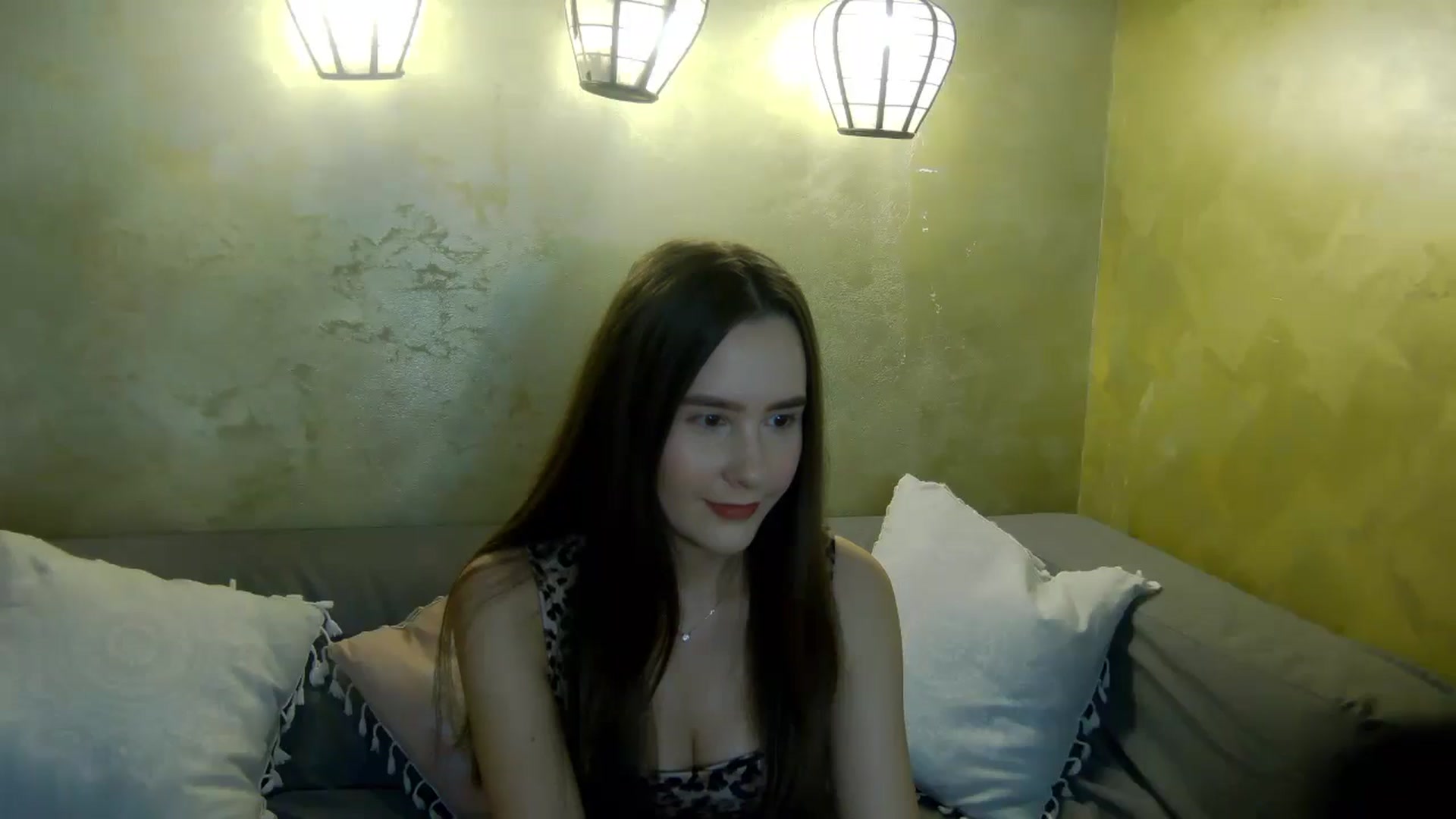 Gallery image thumbnail from Radiance's myfreecams stream on, 05/10/2026, 15:34 image 6 of 20