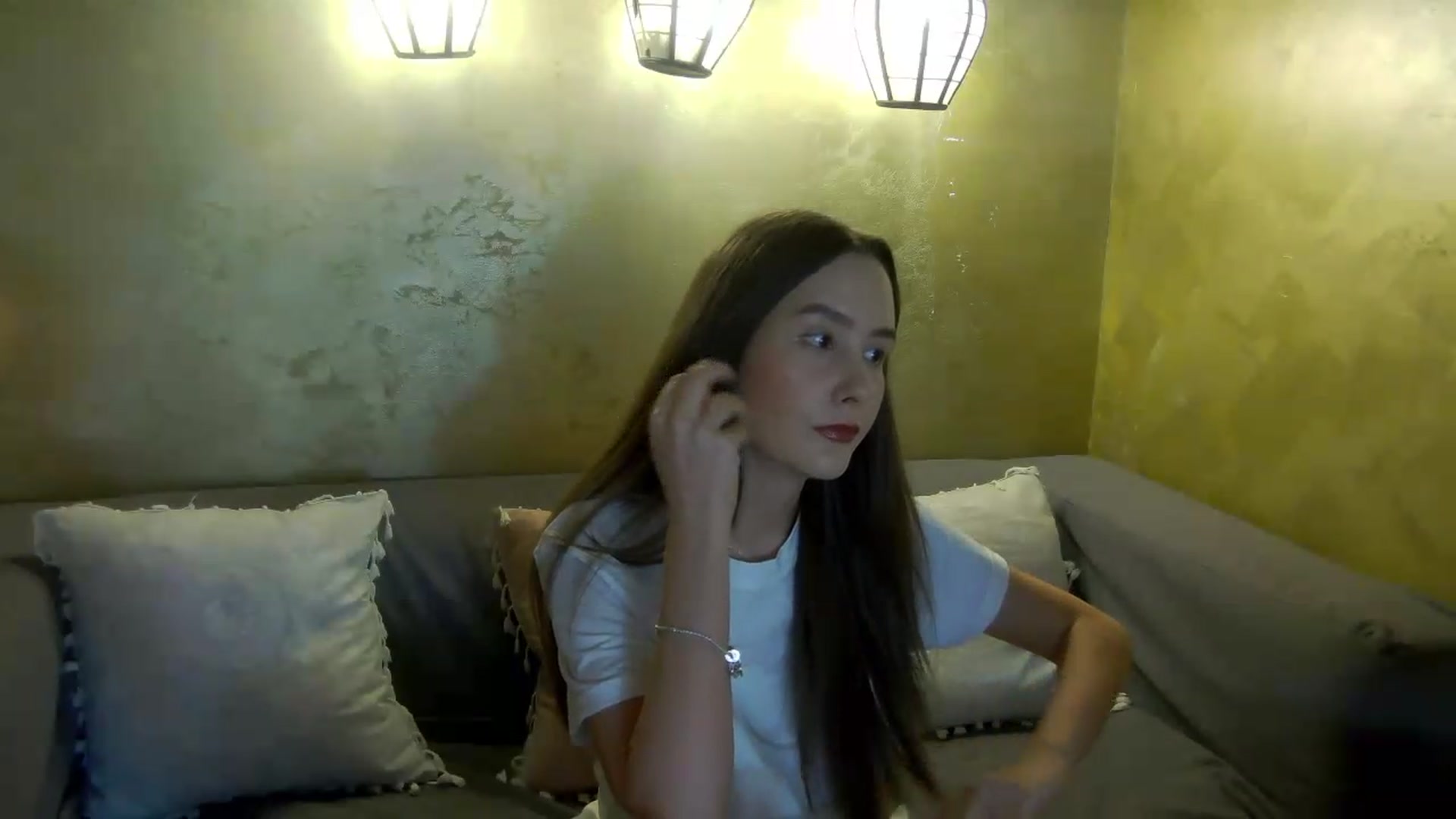 Gallery image thumbnail from Radiance's myfreecams stream on, 05/13/2026, 14:15 image 6 of 20