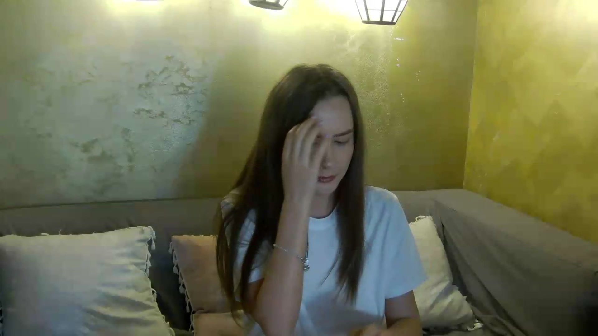 Gallery image thumbnail from Radiance's myfreecams stream on, 05/13/2026, 18:57 image 13 of 20