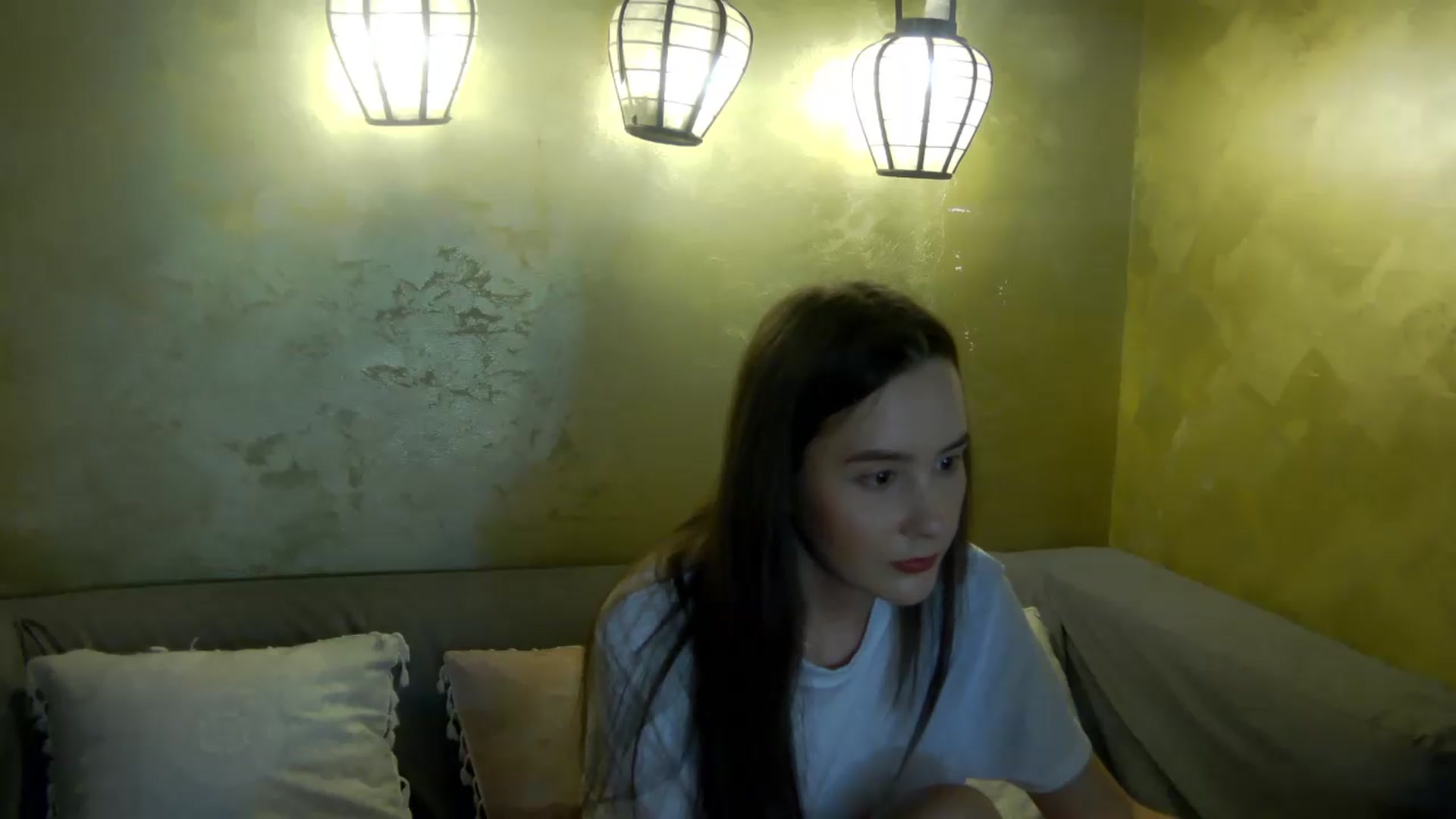 Gallery image thumbnail from Radiance's myfreecams stream on, 05/13/2026, 18:57 image 2 of 20