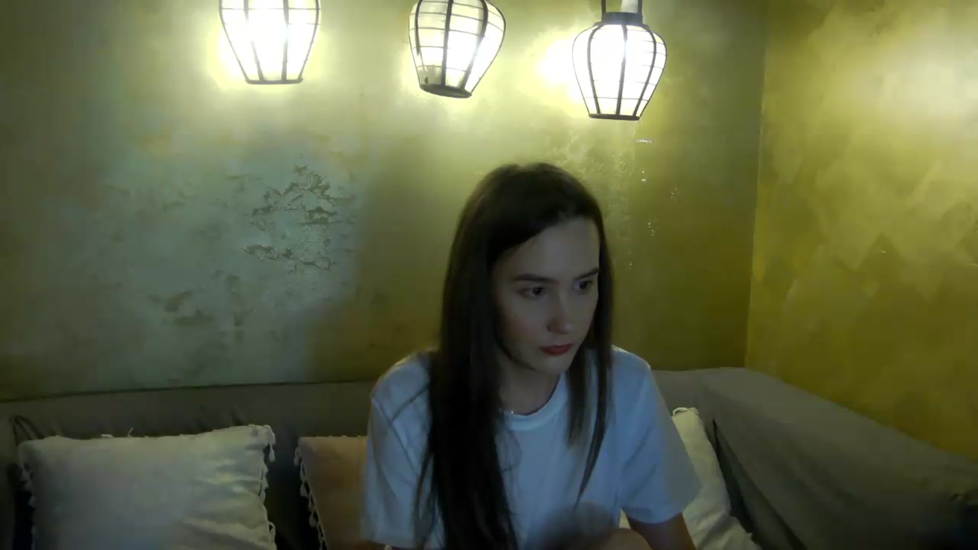 Gallery image thumbnail from Radiance's myfreecams stream on, 05/13/2026, 18:57 image 4 of 20
