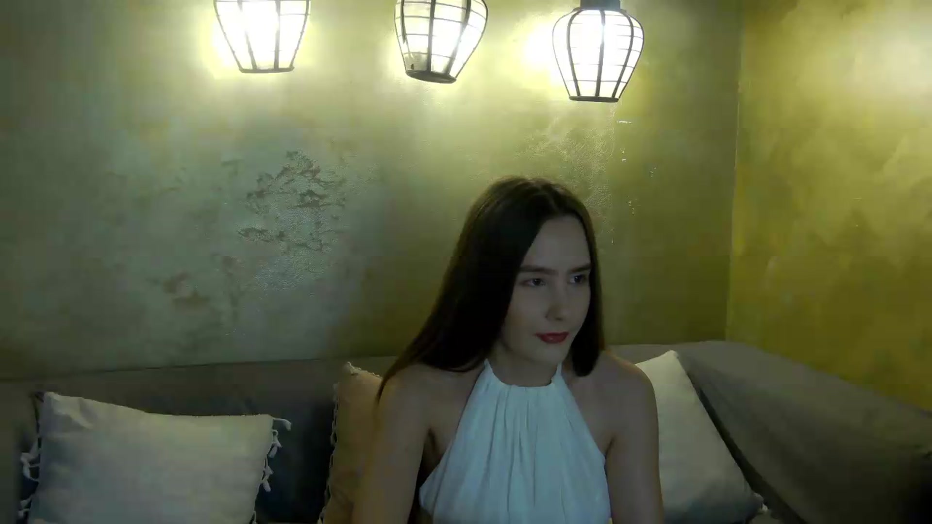 Gallery image thumbnail from Radiance's myfreecams stream on, 05/15/2026, 16:24 image 17 of 20