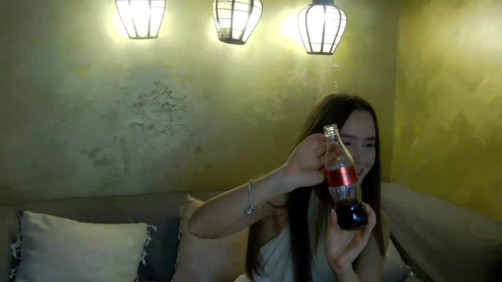 Gallery image thumbnail from Radiance's myfreecams stream on, 05/15/2026, 16:24 image 2 of 20