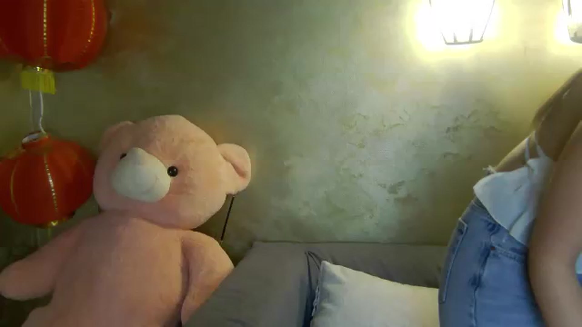 Gallery image thumbnail from Radiance's myfreecams stream on, 05/15/2026, 18:19 image 14 of 20