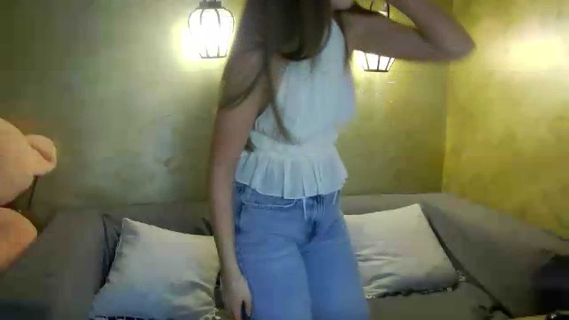 Gallery image thumbnail from Radiance's myfreecams stream on, 05/15/2026, 18:19 image 16 of 20