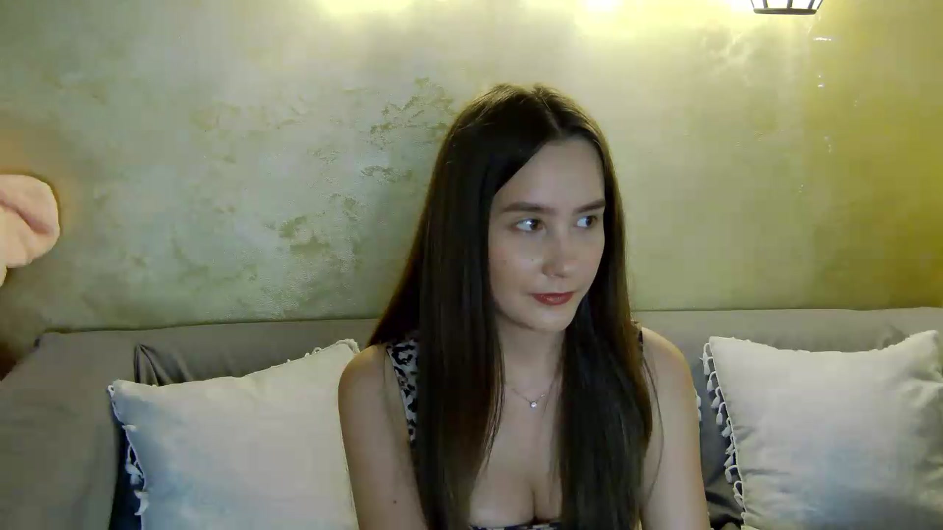 Gallery image thumbnail from Radiance's myfreecams stream on, 05/21/2026, 16:16 image 4 of 20