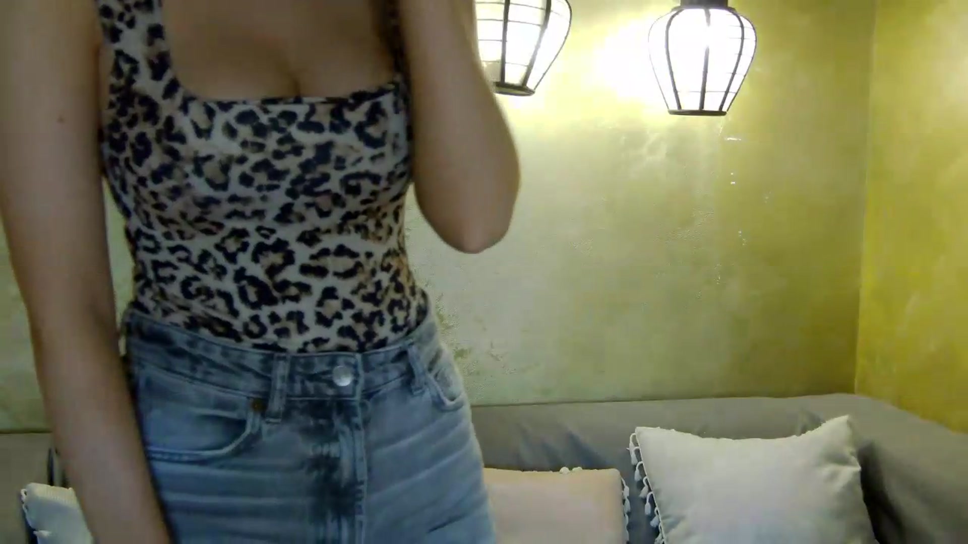 Gallery image thumbnail from Radiance's myfreecams stream on, 05/21/2026, 16:16 image 2 of 20