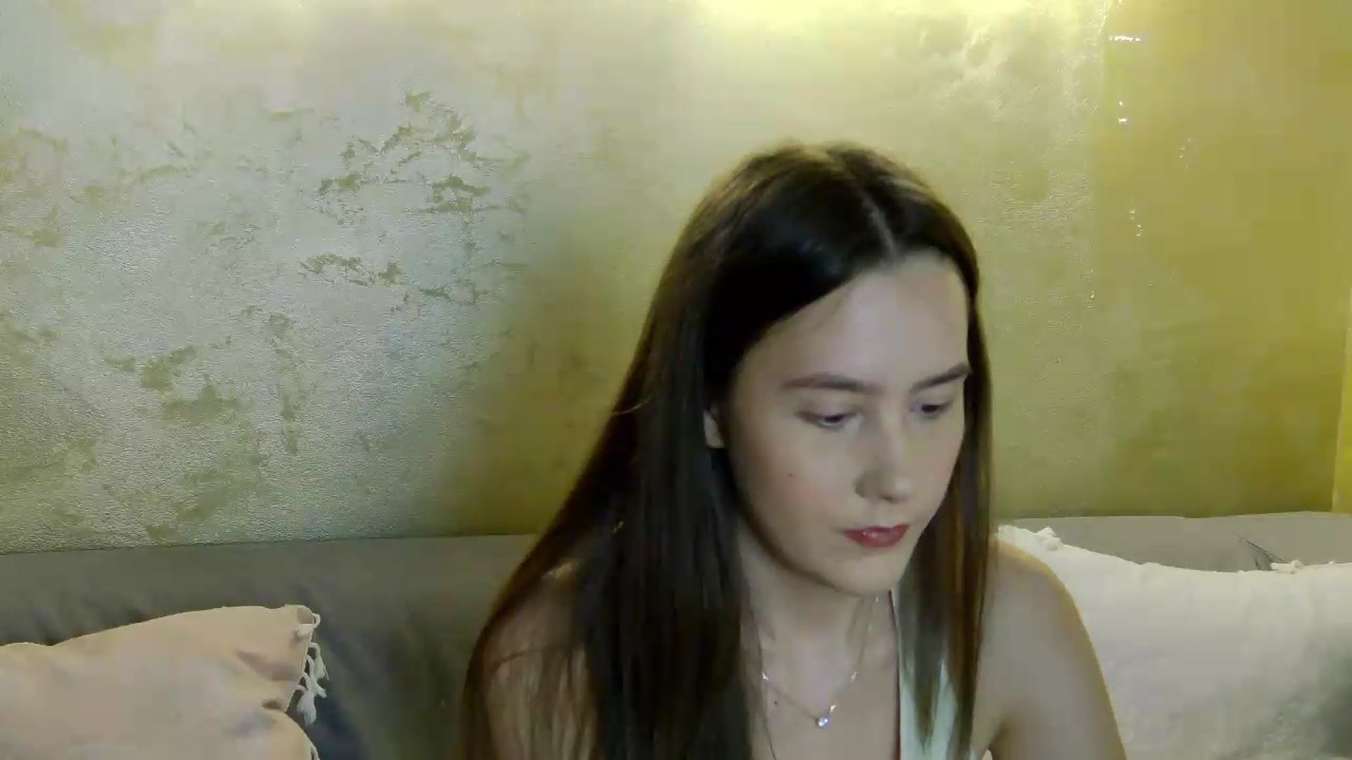 Gallery image thumbnail from Radiance's myfreecams stream on, 05/25/2026, 15:23 image 14 of 20