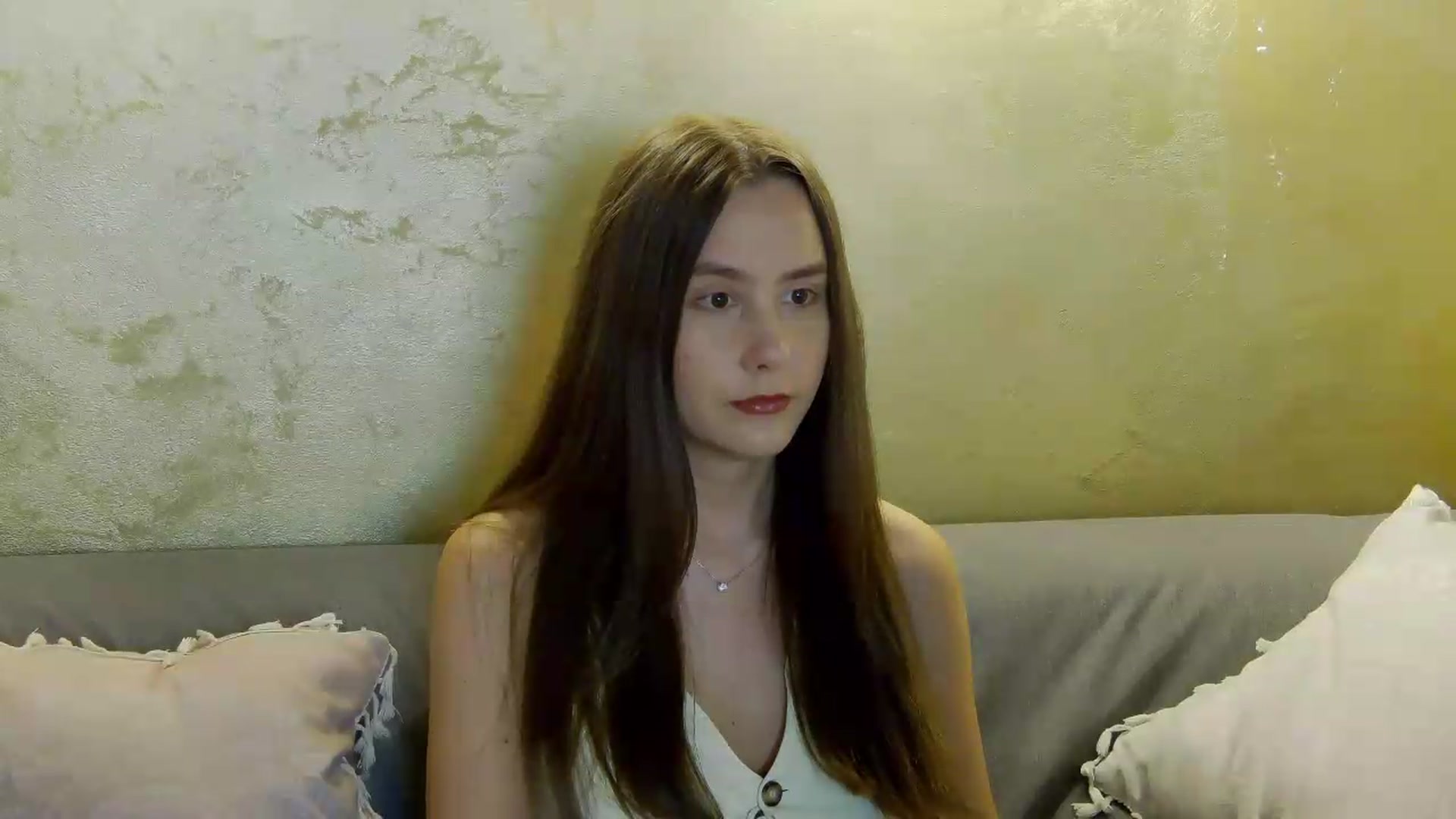 Gallery image thumbnail from Radiance's myfreecams stream on, 05/25/2026, 17:03 image 9 of 20