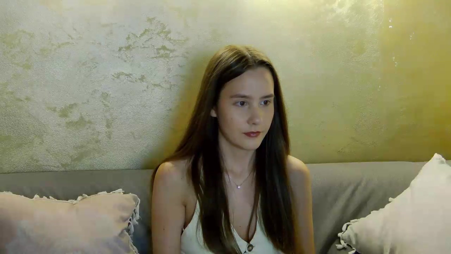 Gallery image thumbnail from Radiance's myfreecams stream on, 05/25/2026, 17:03 image 12 of 20