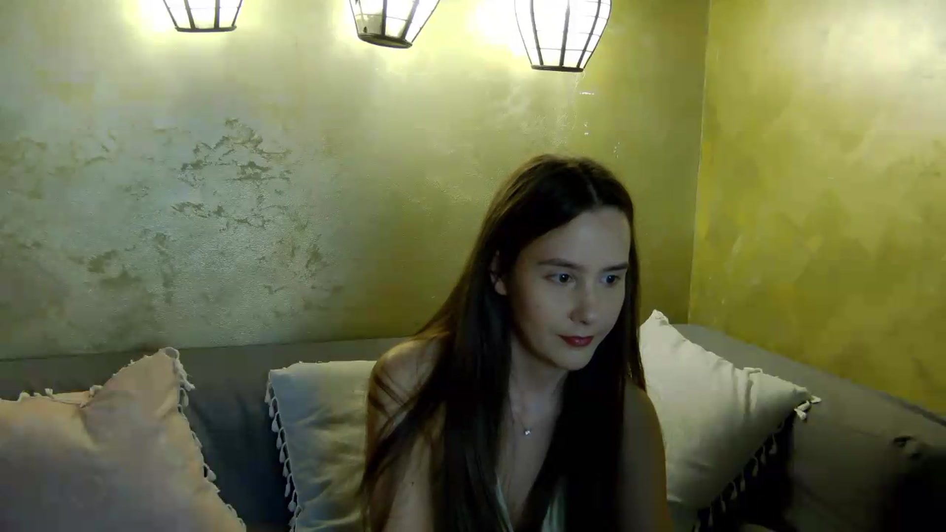 Gallery image thumbnail from Radiance's myfreecams stream on, 05/25/2026, 17:03 image 4 of 20