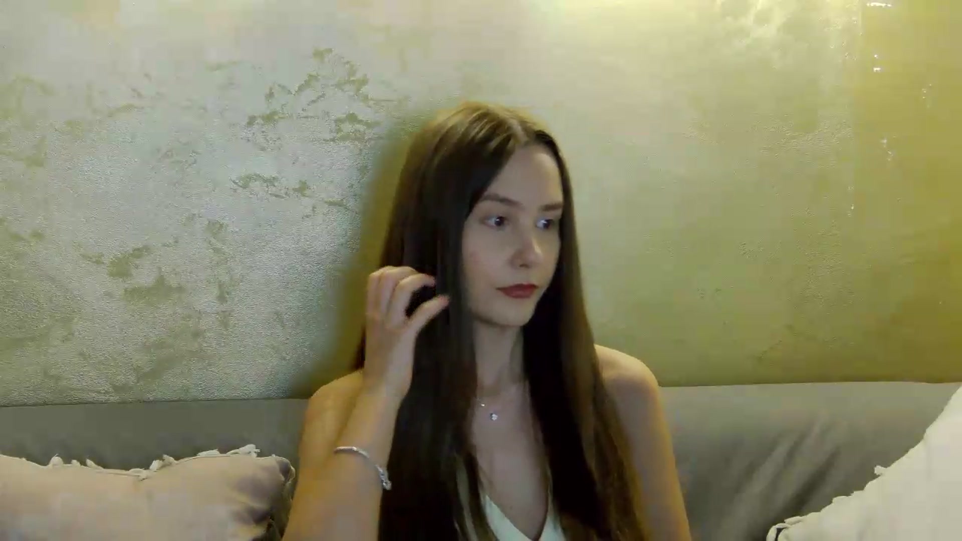 Gallery image thumbnail from Radiance's myfreecams stream on, 05/25/2026, 17:03 image 7 of 20