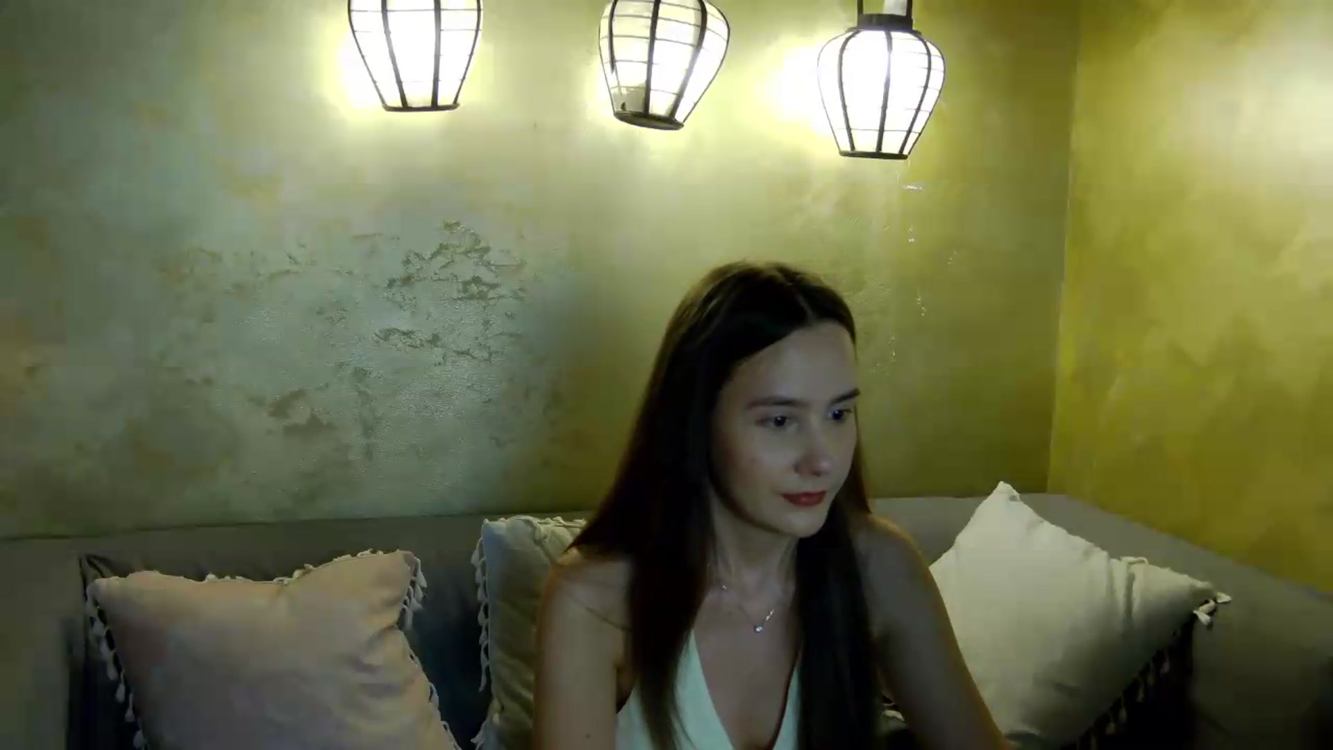 Gallery image thumbnail from Radiance's myfreecams stream on, 05/25/2026, 17:35 image 17 of 20