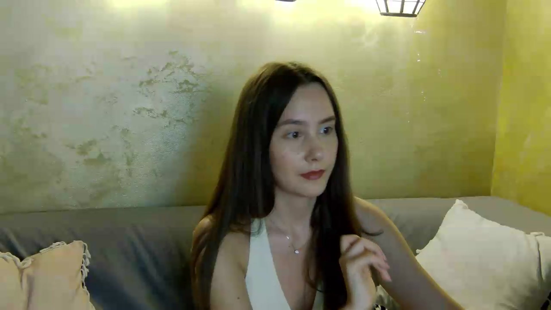 Gallery image thumbnail from Radiance's myfreecams stream on, 05/25/2026, 20:05 image 11 of 20