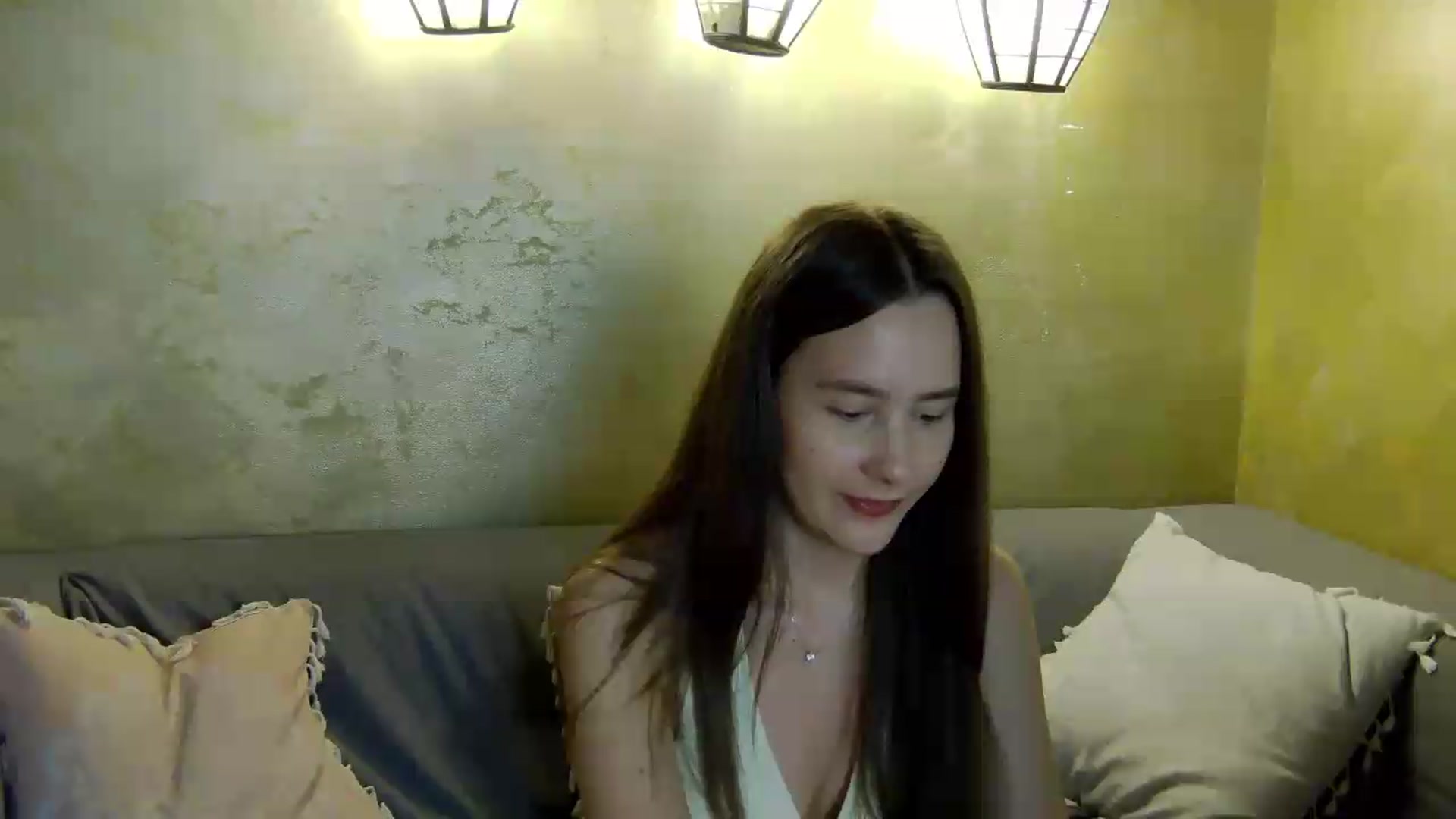 Gallery image thumbnail from Radiance's myfreecams stream on, 05/25/2026, 20:05 image 16 of 20