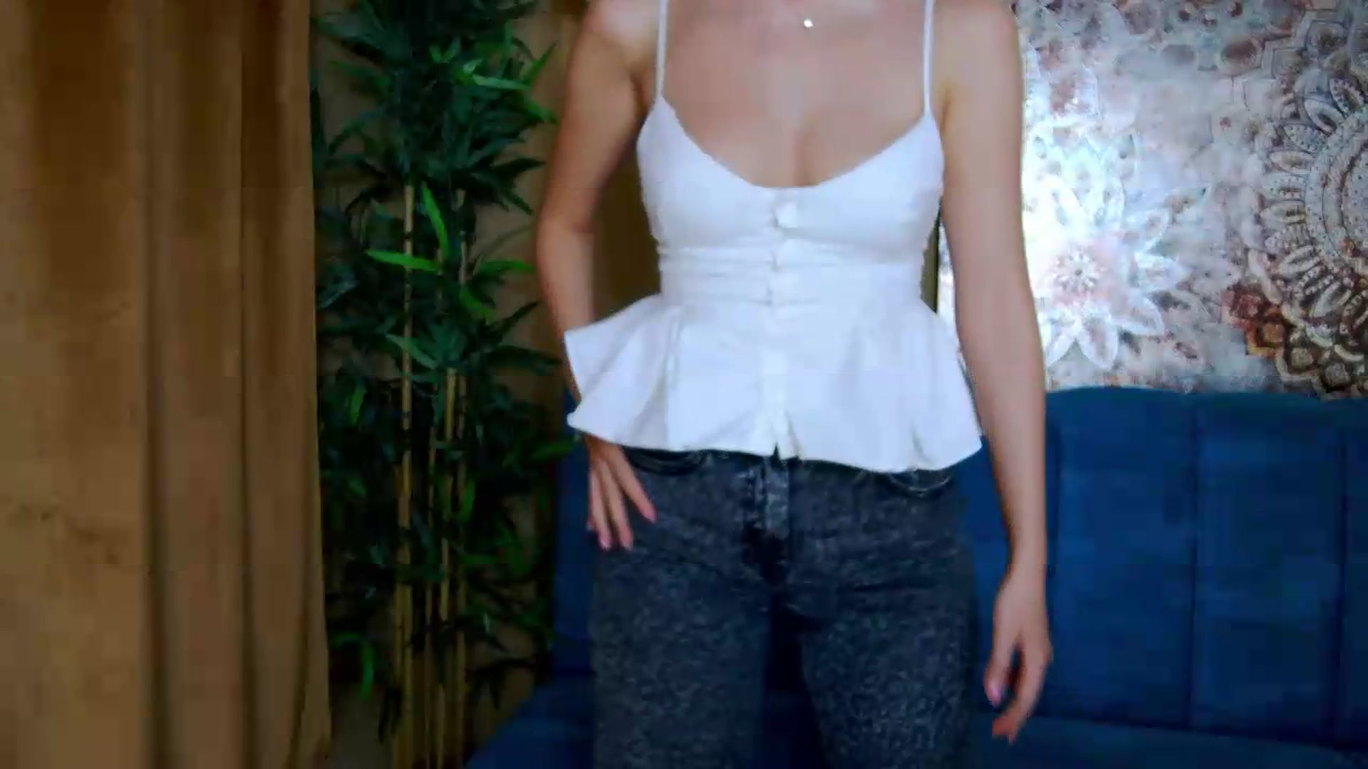 Gallery image thumbnail from Radiance's myfreecams stream on, 05/28/2026, 14:34 image 18 of 20