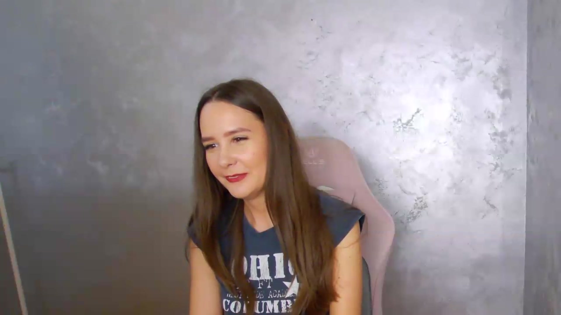 Gallery image thumbnail from Radiance's myfreecams stream on, 06/05/2026, 17:20 image 5 of 20