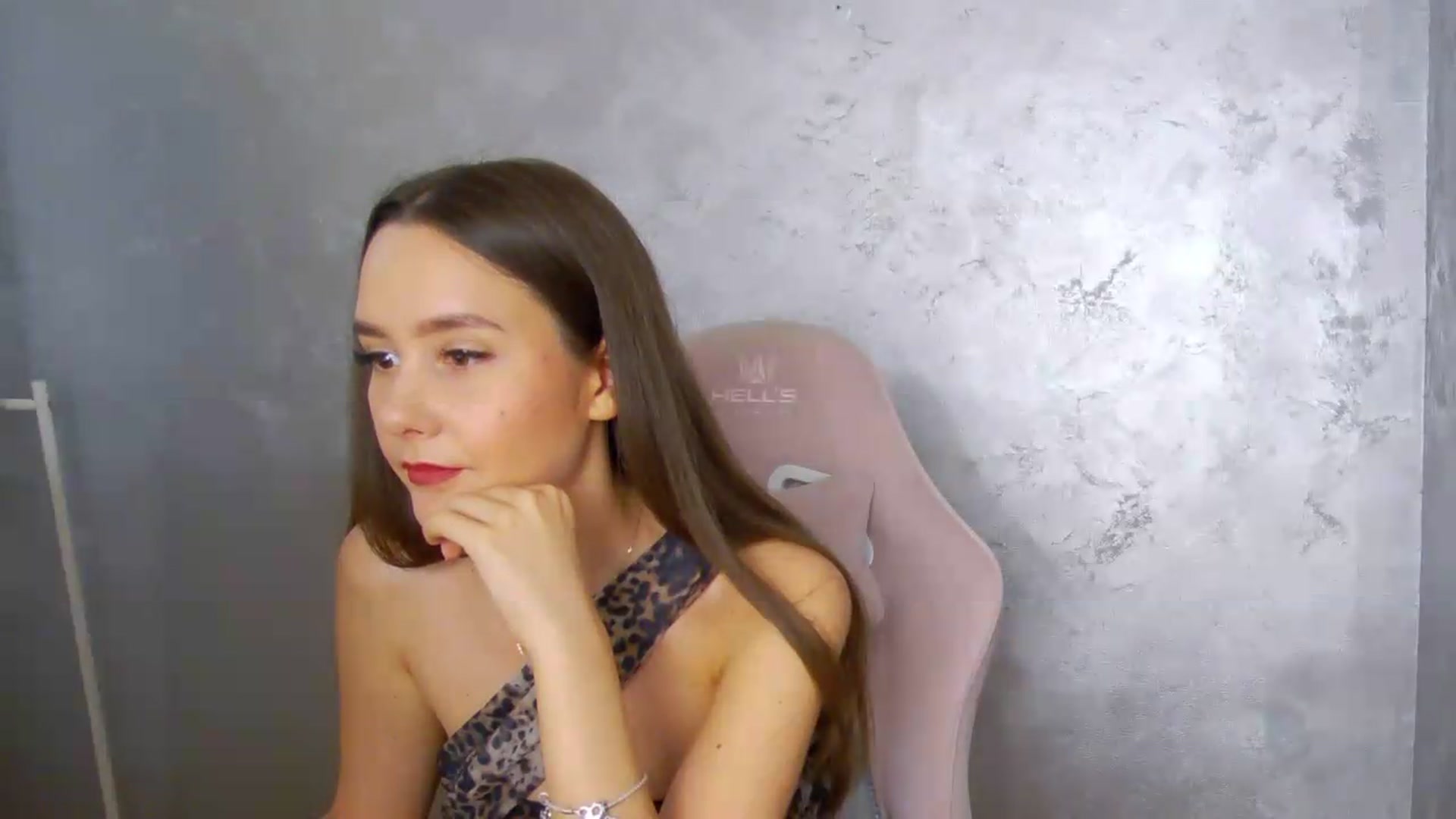 Gallery image thumbnail from Radiance's myfreecams stream on, 06/06/2026, 19:08 image 20 of 20