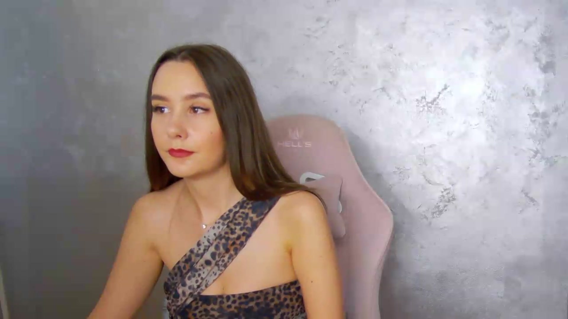 Gallery image thumbnail from Radiance's myfreecams stream on, 06/06/2026, 19:08 image 10 of 20
