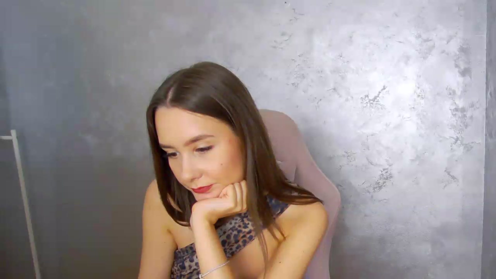 Gallery image thumbnail from Radiance's myfreecams stream on, 06/06/2026, 19:08 image 17 of 20