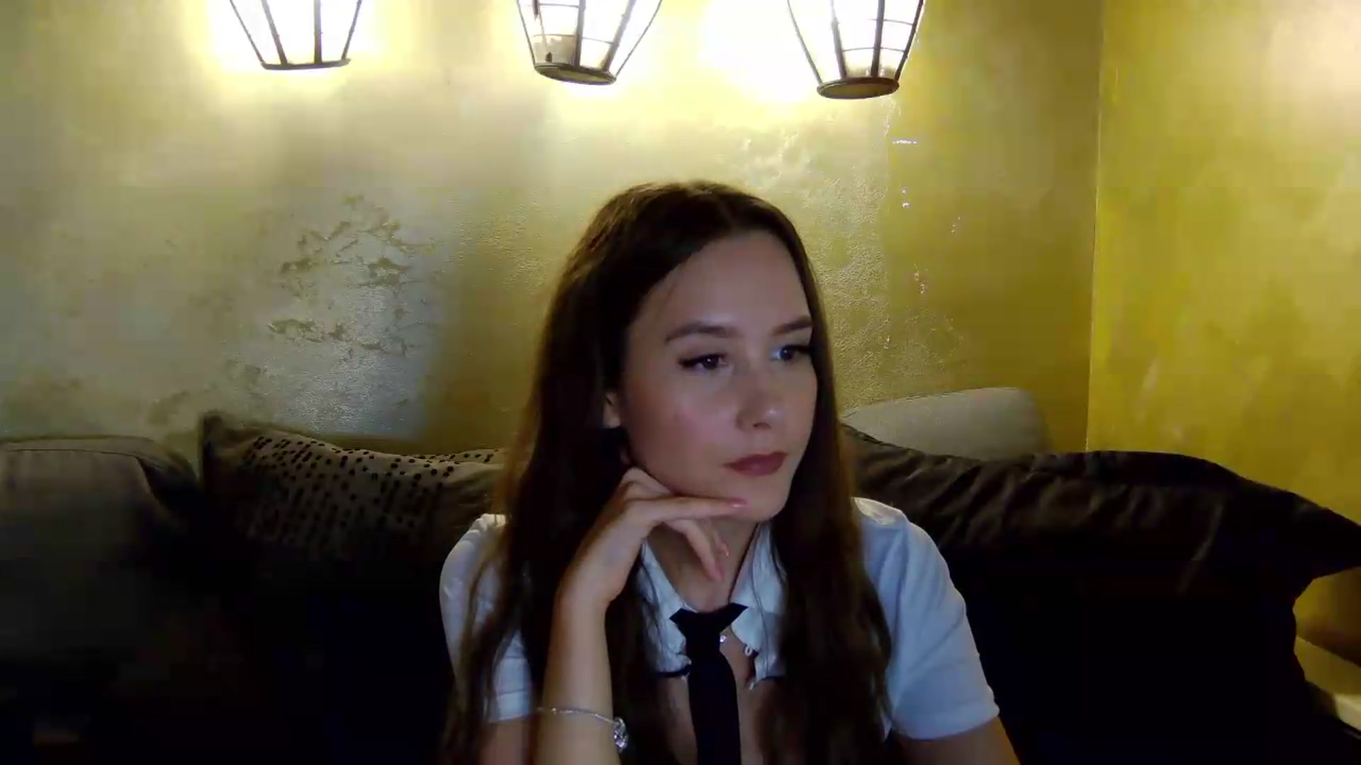 Gallery image thumbnail from Radiance's myfreecams stream on, 06/12/2026, 19:26 image 18 of 20