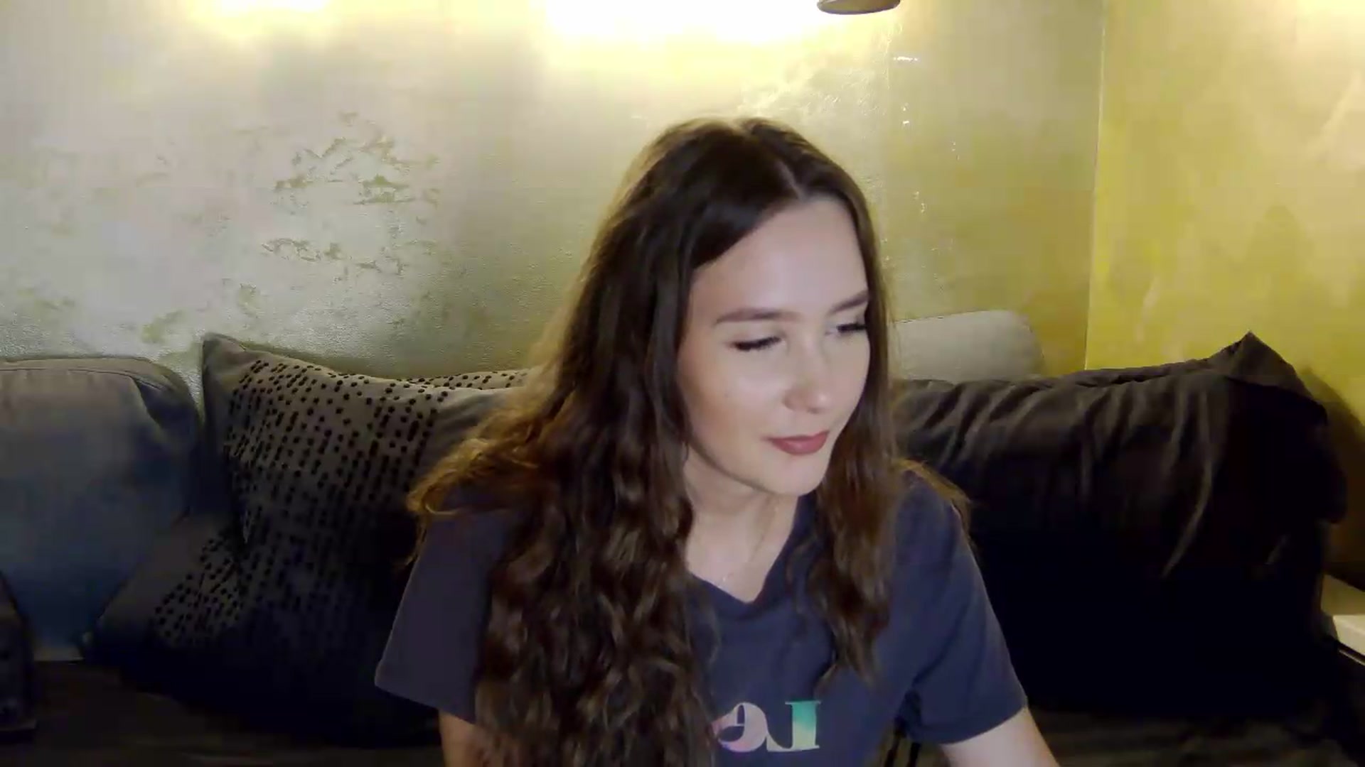 Gallery image thumbnail from Radiance's myfreecams stream on, 06/15/2026, 18:36 image 9 of 20