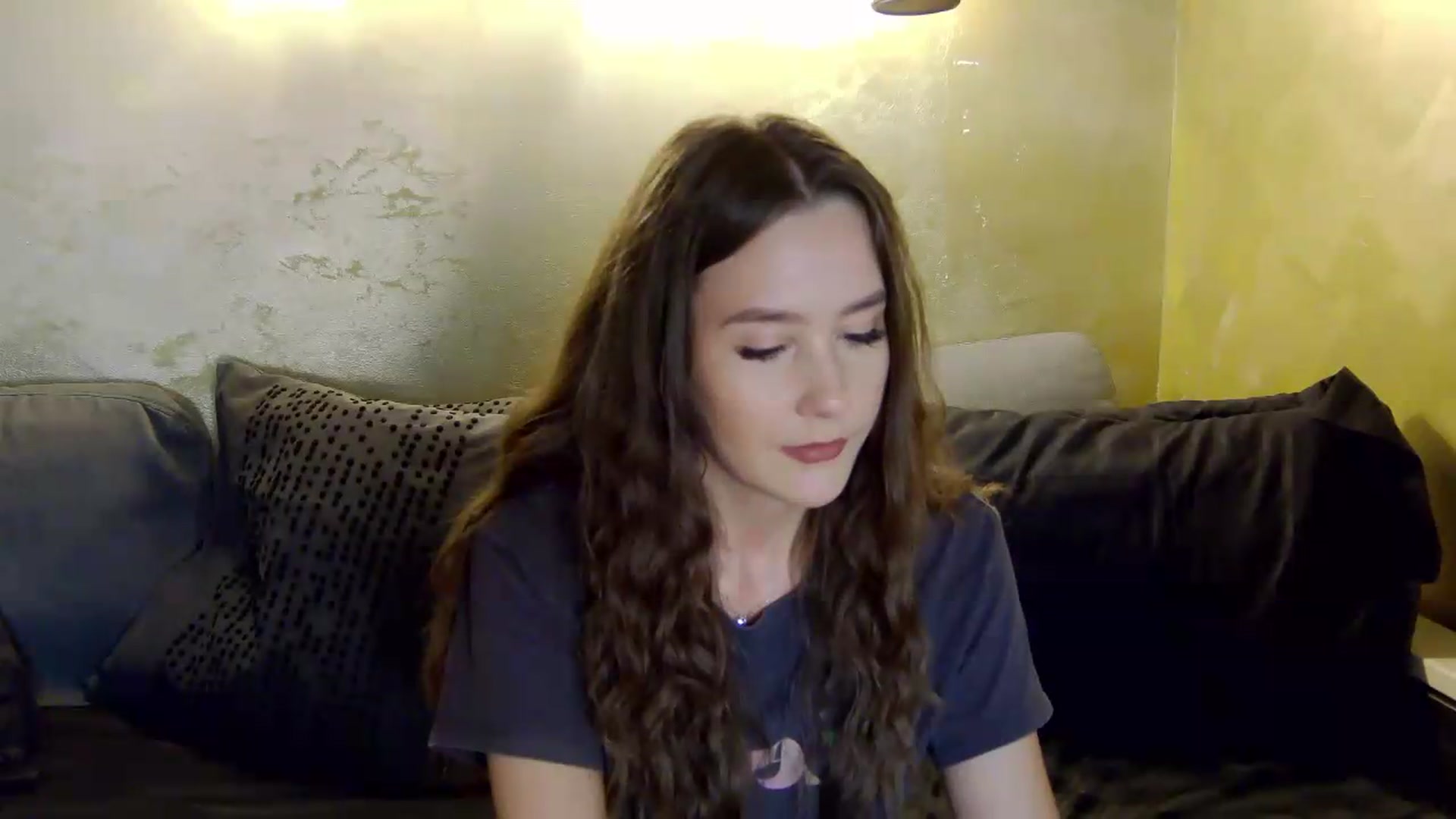 Gallery image thumbnail from Radiance's myfreecams stream on, 06/15/2026, 18:36 image 11 of 20