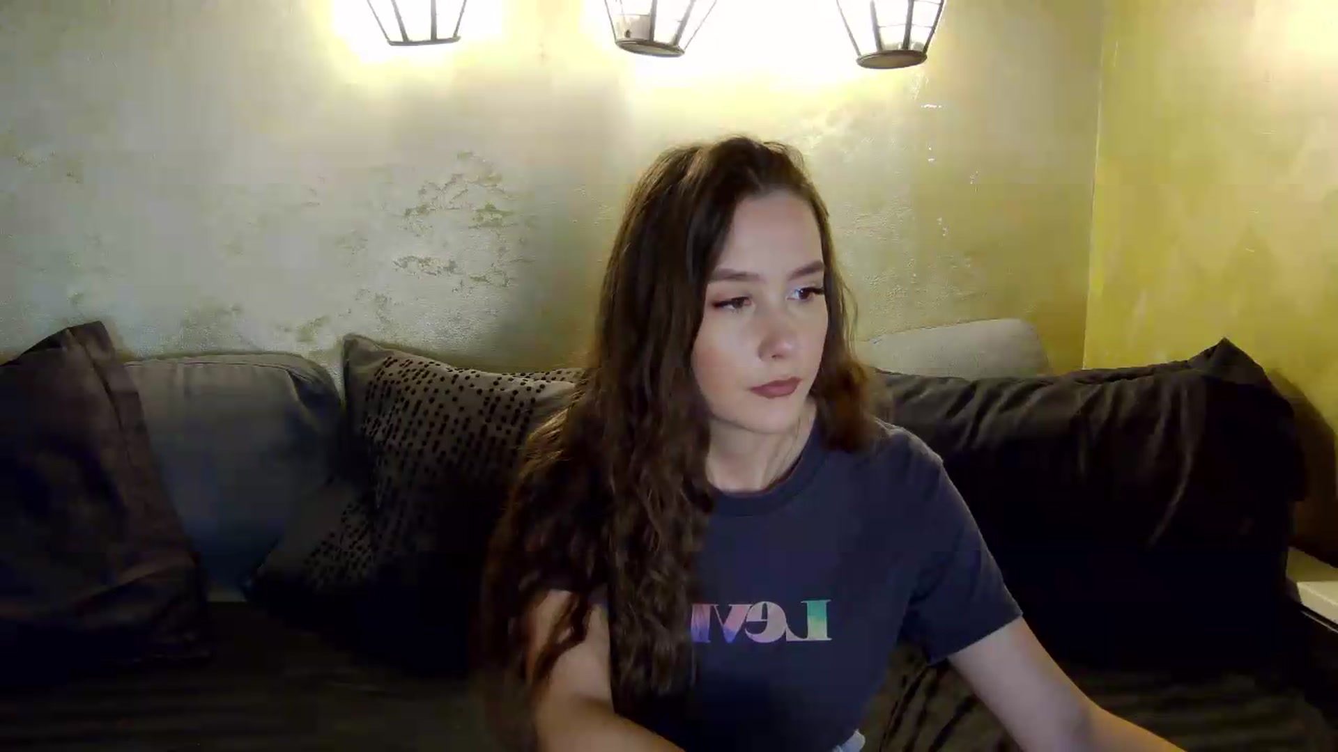 Gallery image thumbnail from Radiance's myfreecams stream on, 06/15/2026, 18:36 image 3 of 20