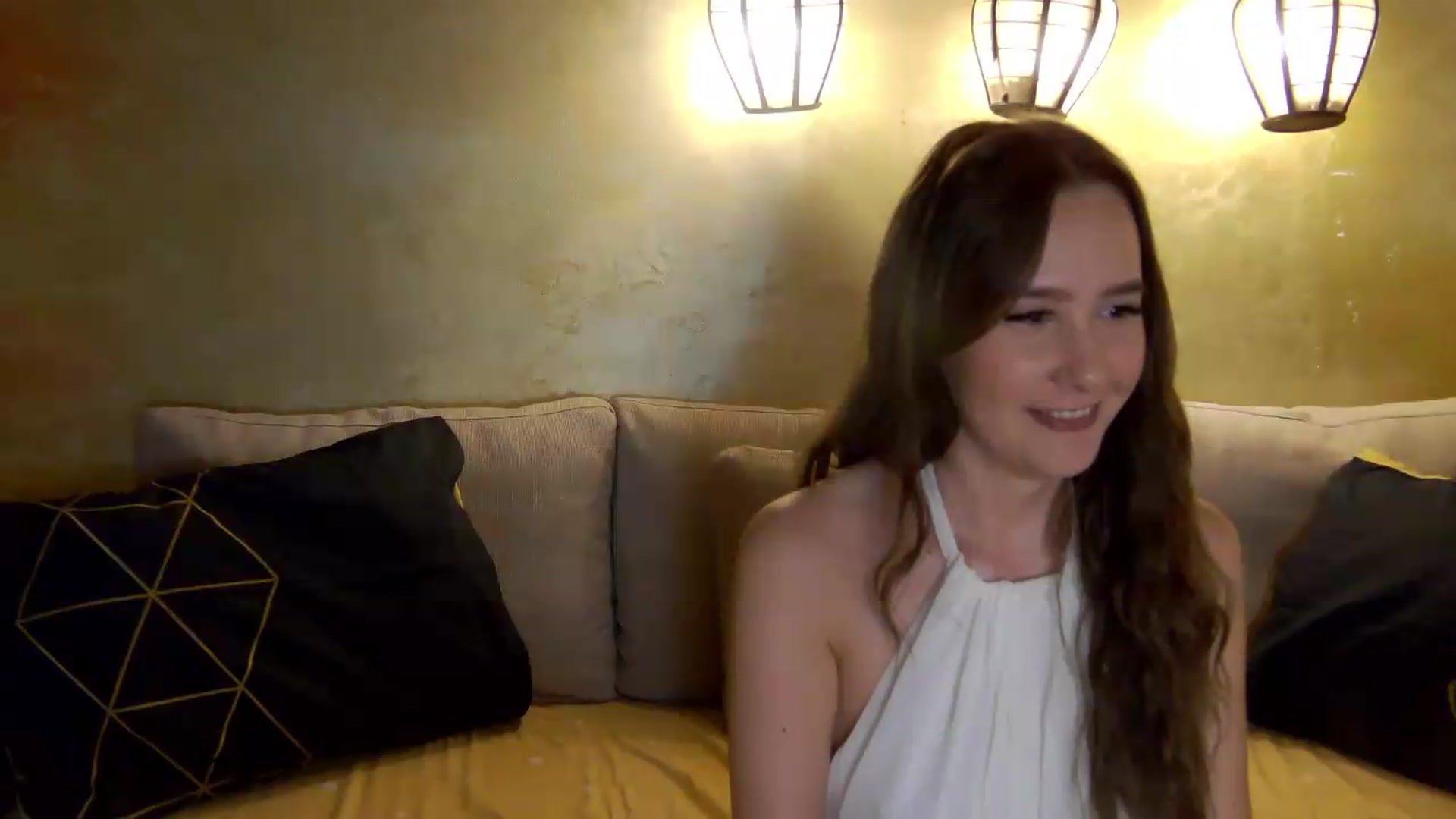 Gallery image thumbnail from Radiance's myfreecams stream on, 06/18/2026, 17:44 image 2 of 20