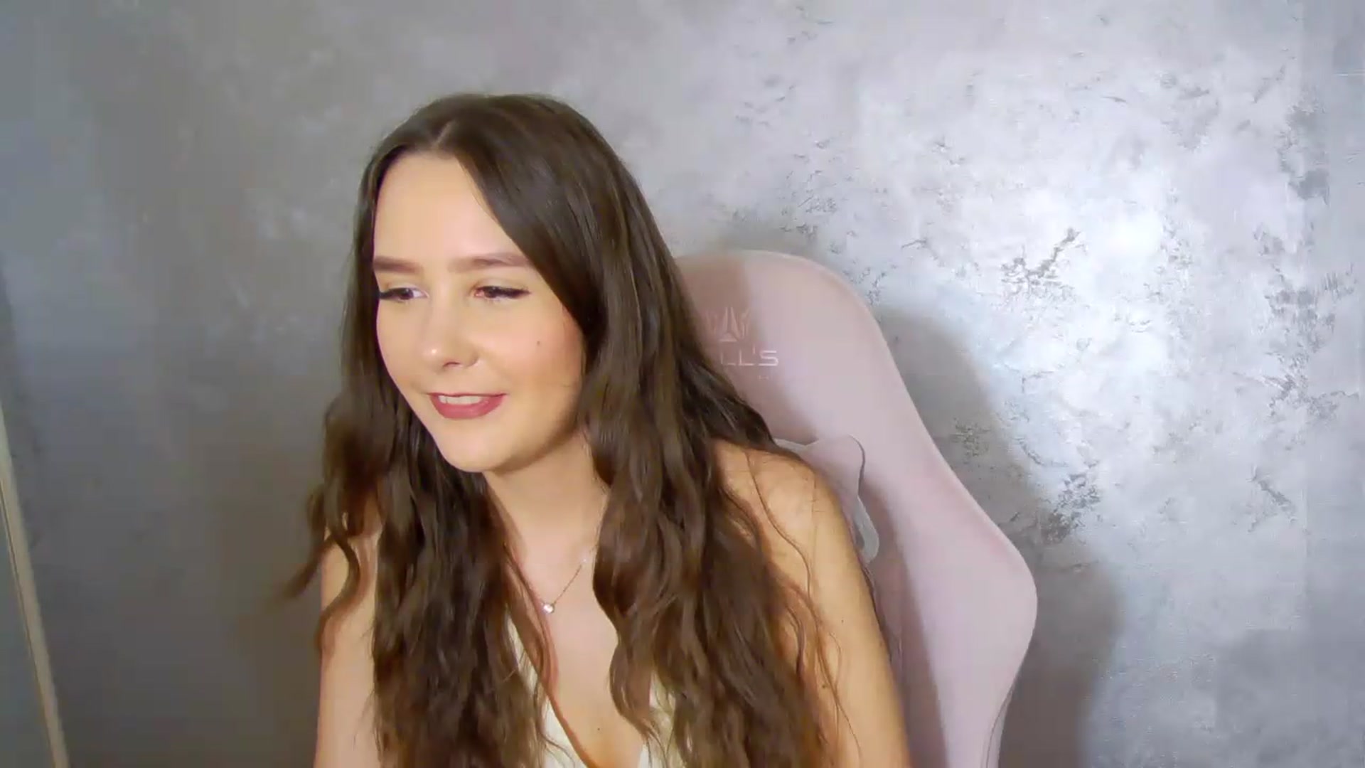 Gallery image thumbnail from Radiance's myfreecams stream on, 06/19/2026, 15:06 image 15 of 20