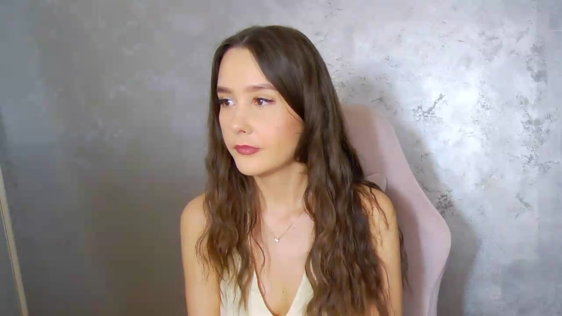 Gallery image thumbnail from Radiance's myfreecams stream on, 06/19/2026, 15:06 image 5 of 20