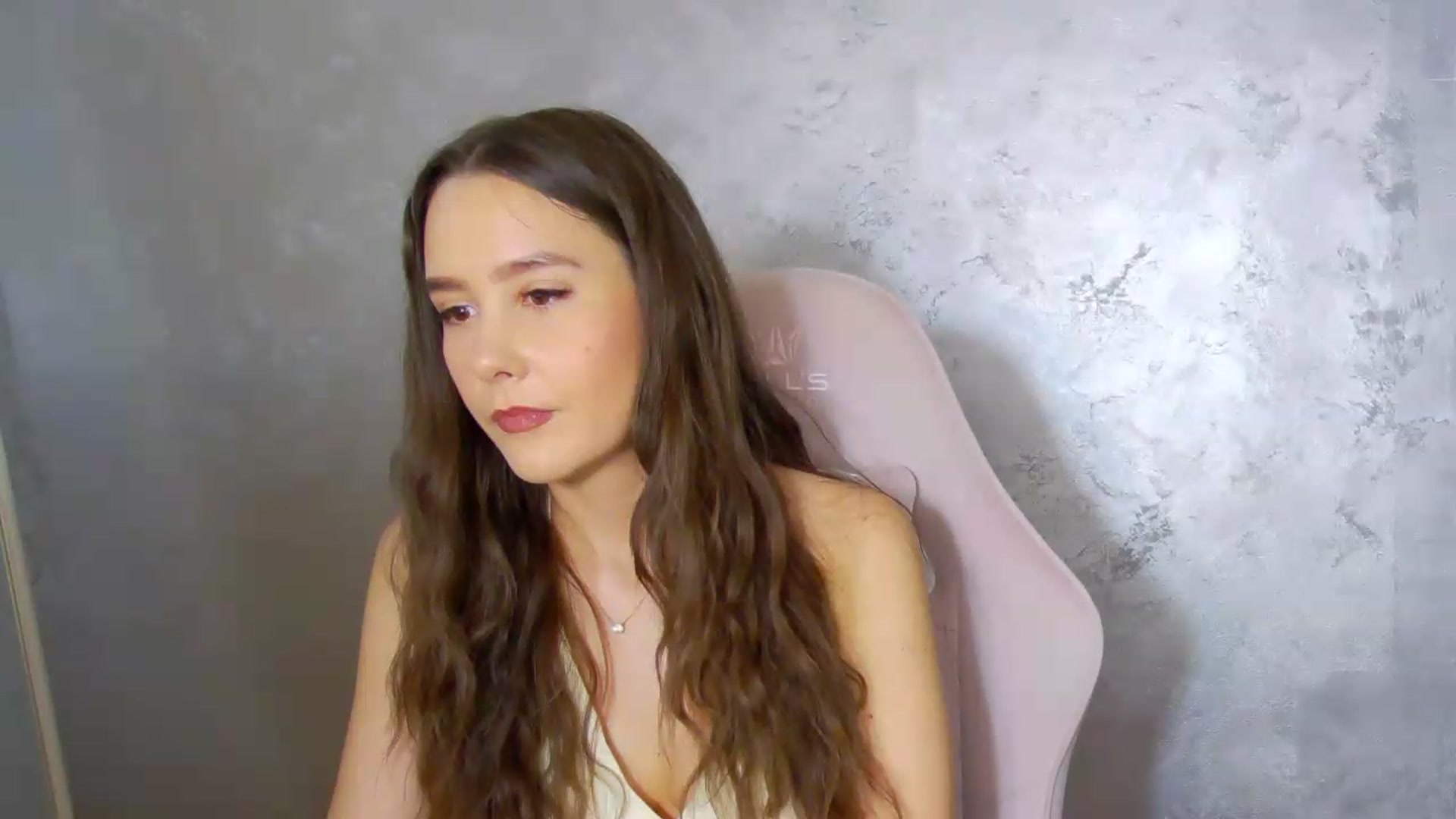 Gallery image thumbnail from Radiance's myfreecams stream on, 06/19/2026, 15:06 image 16 of 20