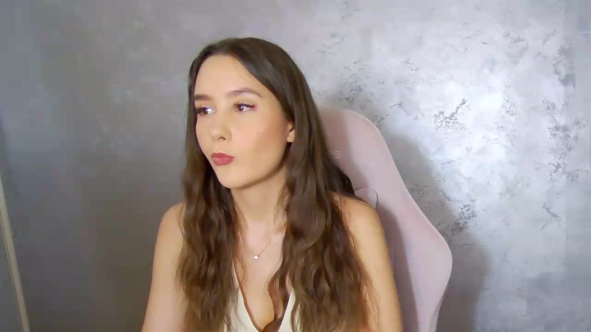 Gallery image thumbnail from Radiance's myfreecams stream on, 06/19/2026, 15:06 image 11 of 20