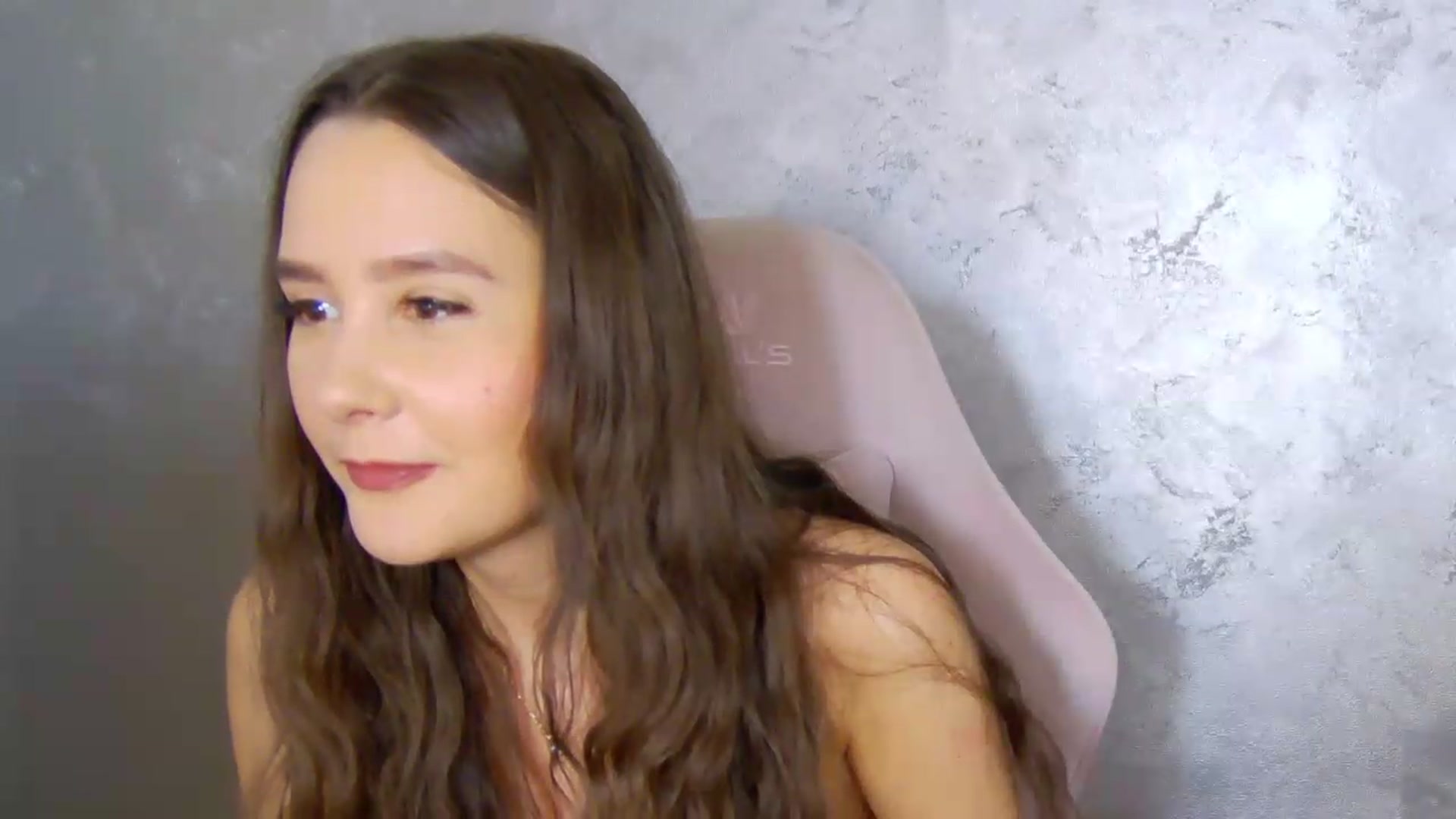 Gallery image thumbnail from Radiance's myfreecams stream on, 06/19/2026, 18:52 image 16 of 20