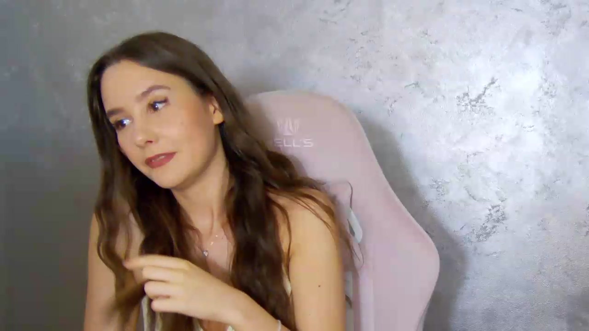 Gallery image thumbnail from Radiance's myfreecams stream on, 06/19/2026, 18:52 image 6 of 20