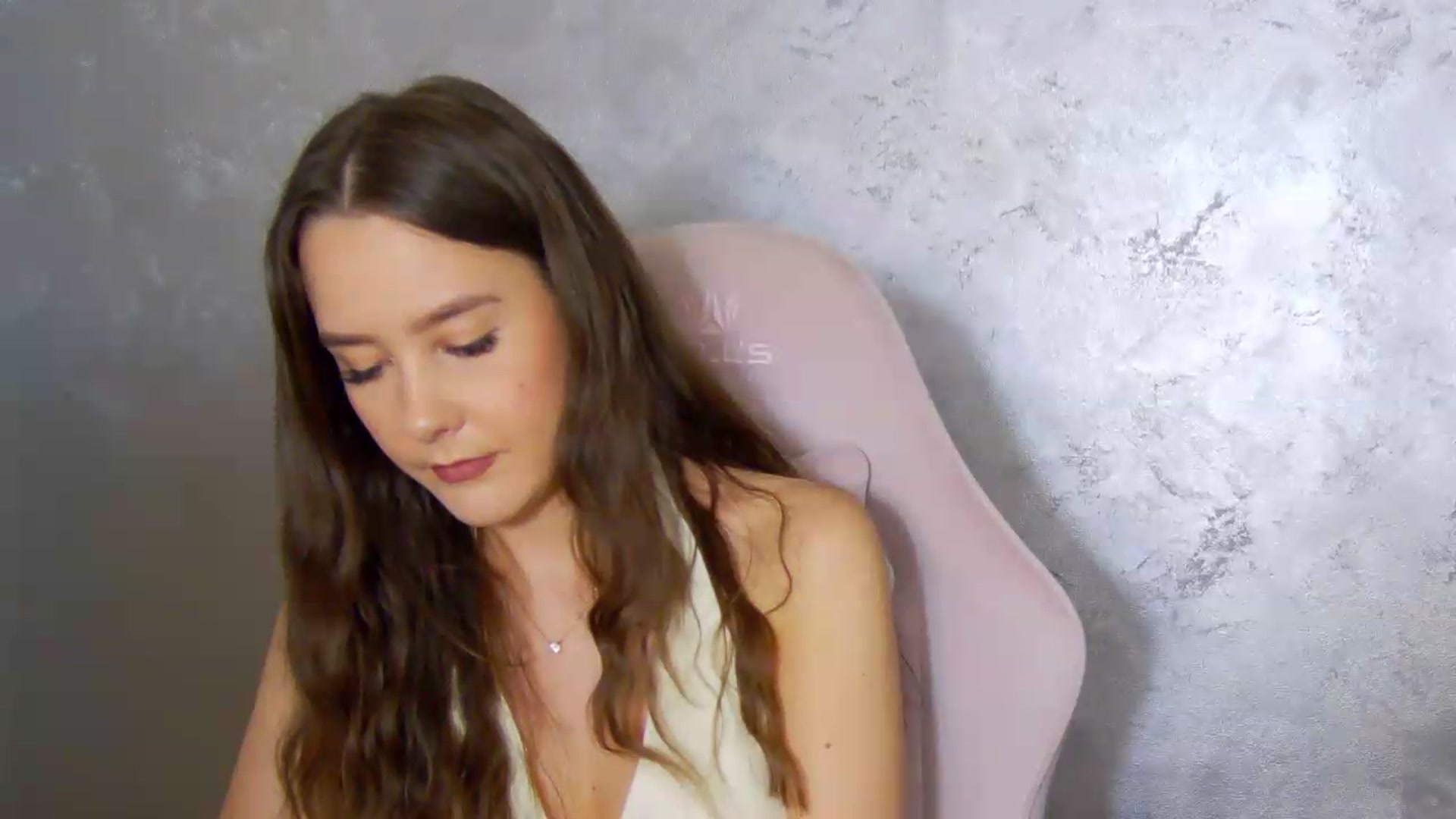 Gallery image thumbnail from Radiance's myfreecams stream on, 06/19/2026, 18:52 image 5 of 20