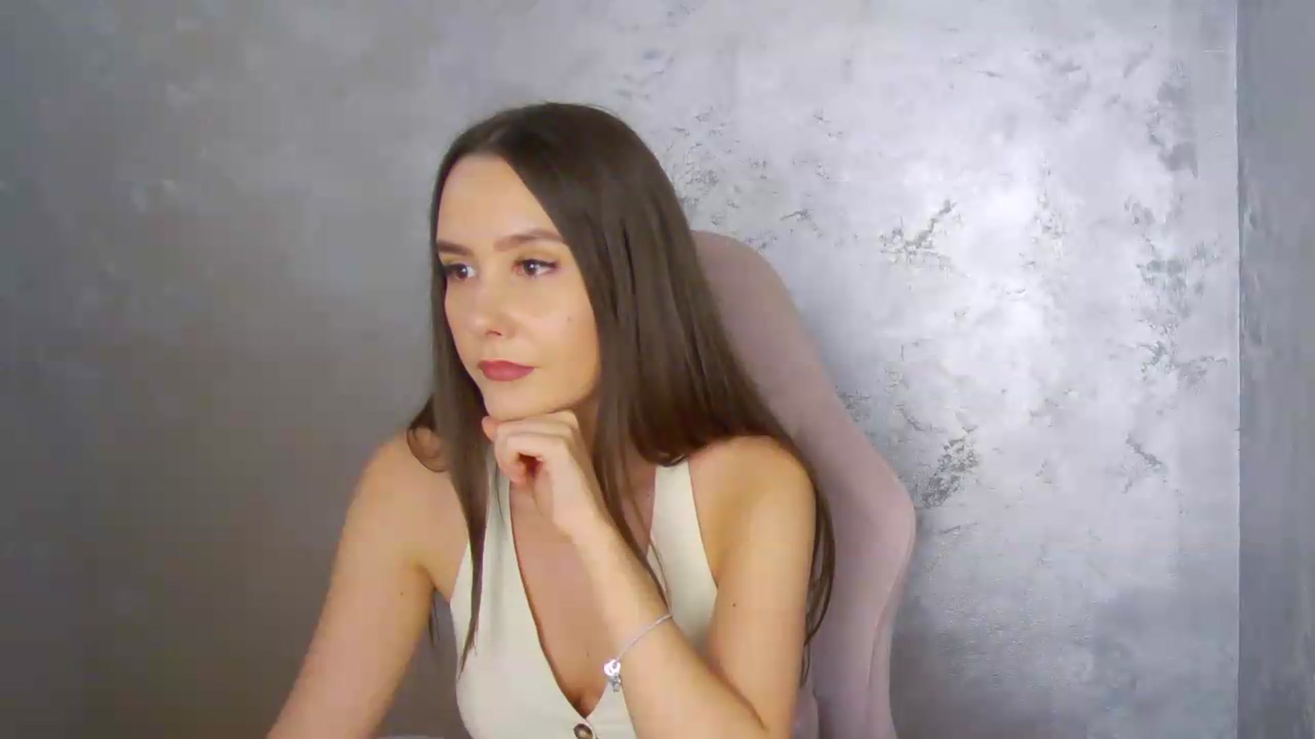 Gallery image thumbnail from Radiance's myfreecams stream on, 06/24/2026, 14:51 image 12 of 20